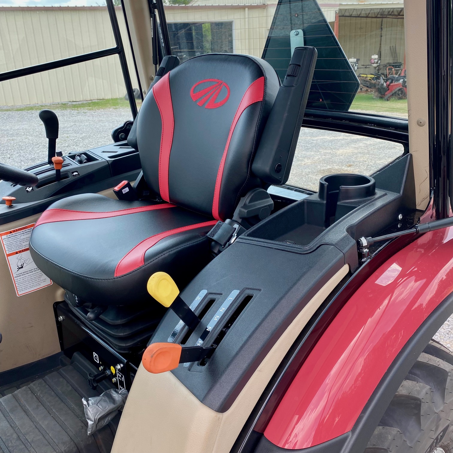 2025 Mahindra 2126 HST Cab - 0% for 84 - Photo 6