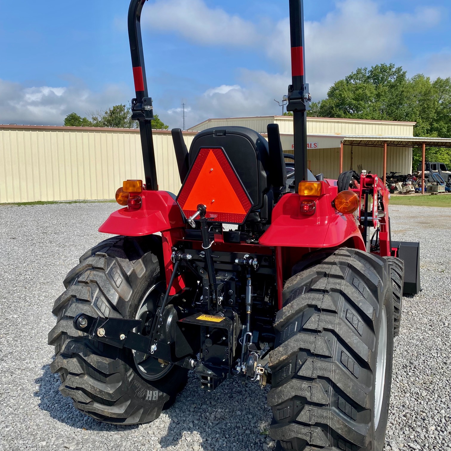 2025 Mahindra 1640 HST - 0% for 72 - Photo 5