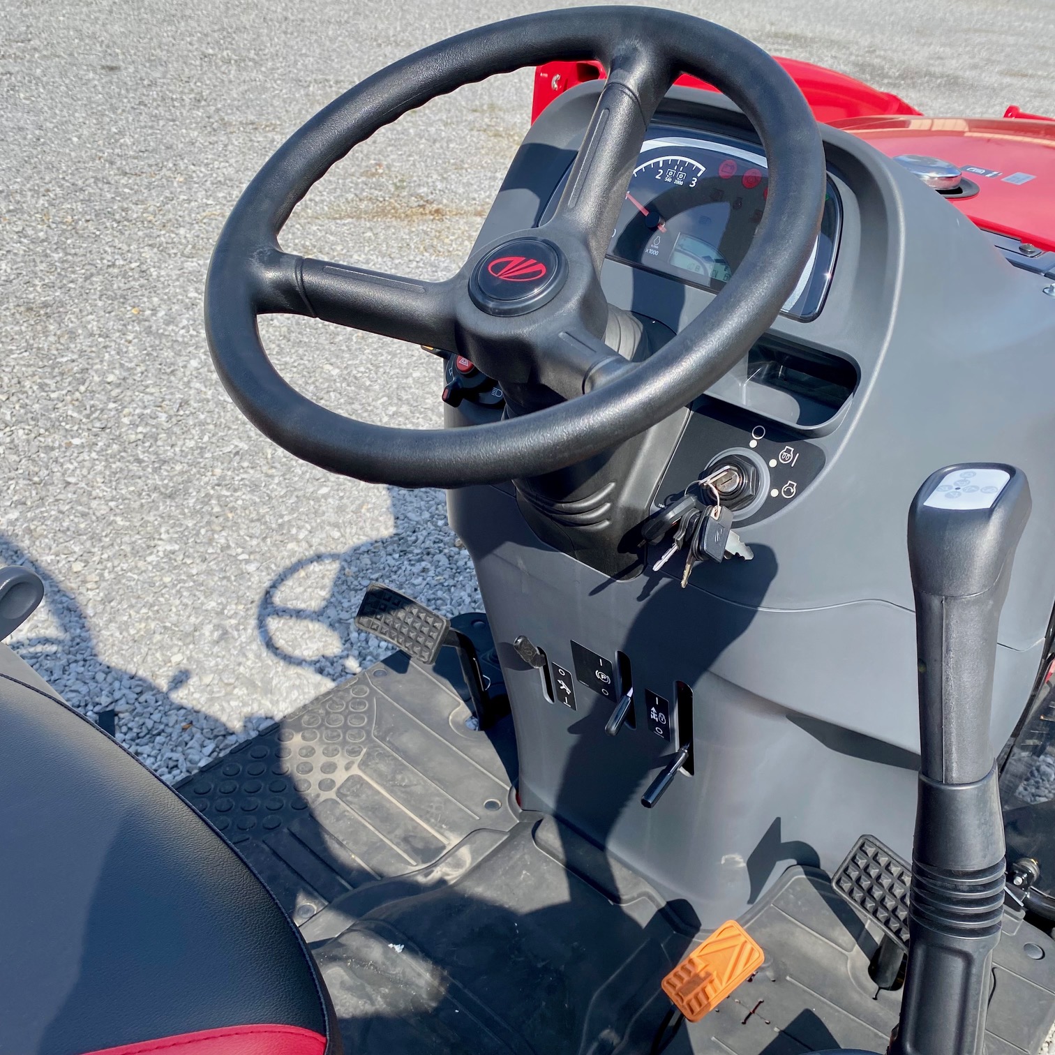 2025 Mahindra 1640 HST - 0% for 72 - Photo 7