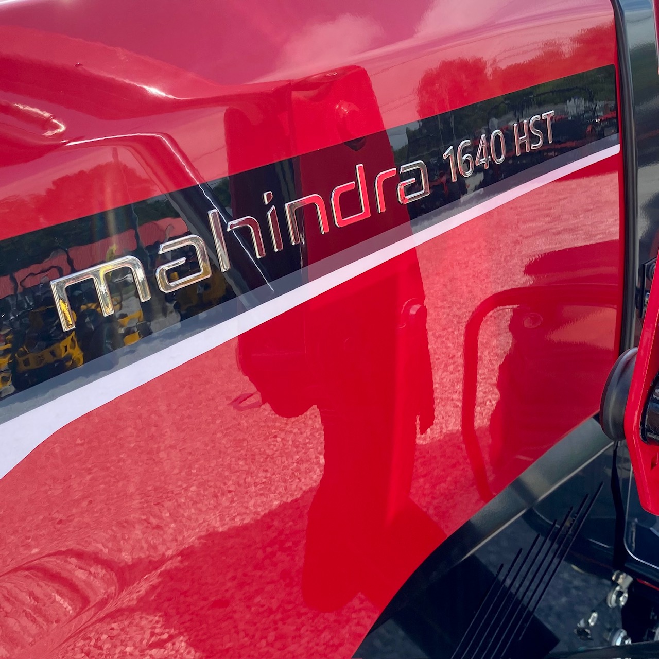 2025 Mahindra 1640 HST - 0% for 72 - Photo 3