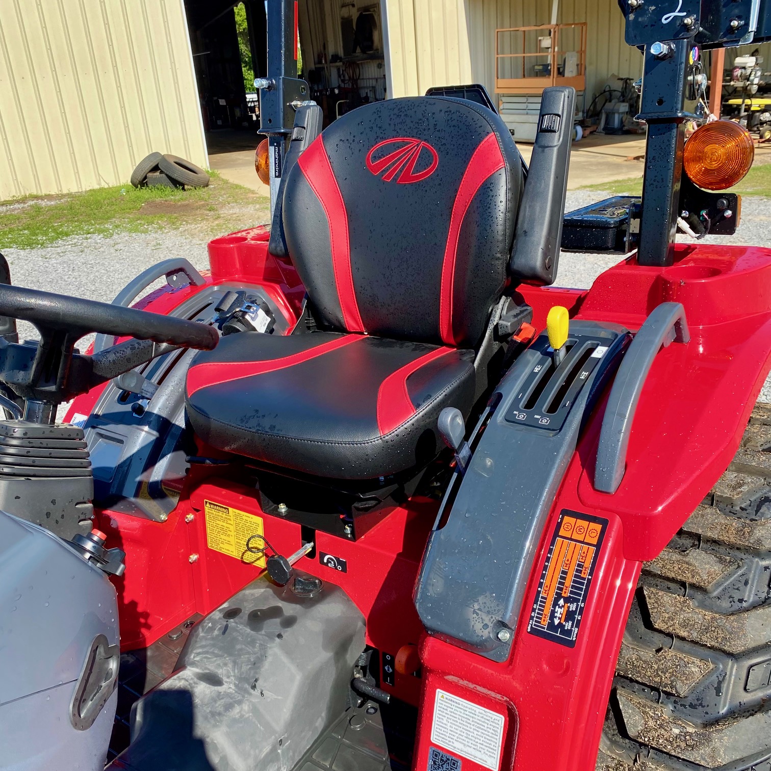 2025 Mahindra 1626 HST 4WD 0%-72 - Photo 5