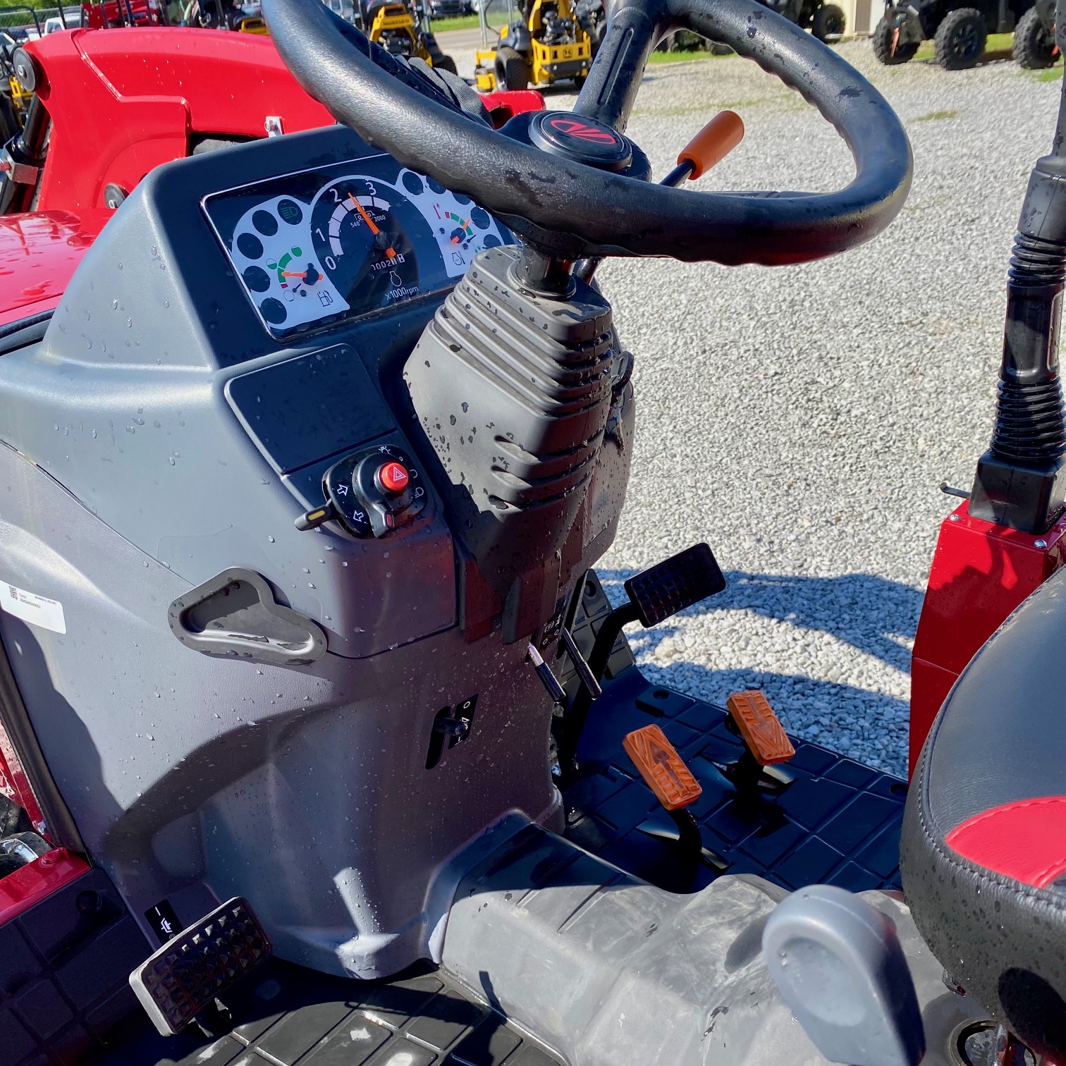 2025 Mahindra 1626 HST 4WD 0%-72 - Photo 8