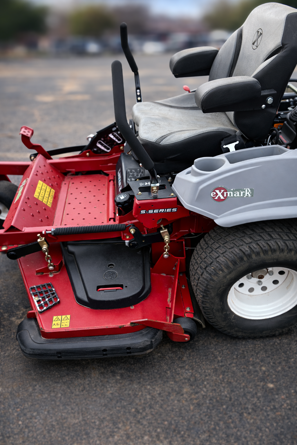 itemYear Exmark Lazer Z S-Series 60