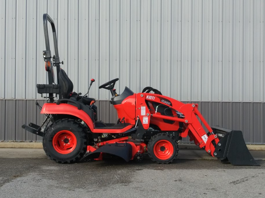 KIOTI CS2220HB Tractor W/ Loader & Mower deck for sale in