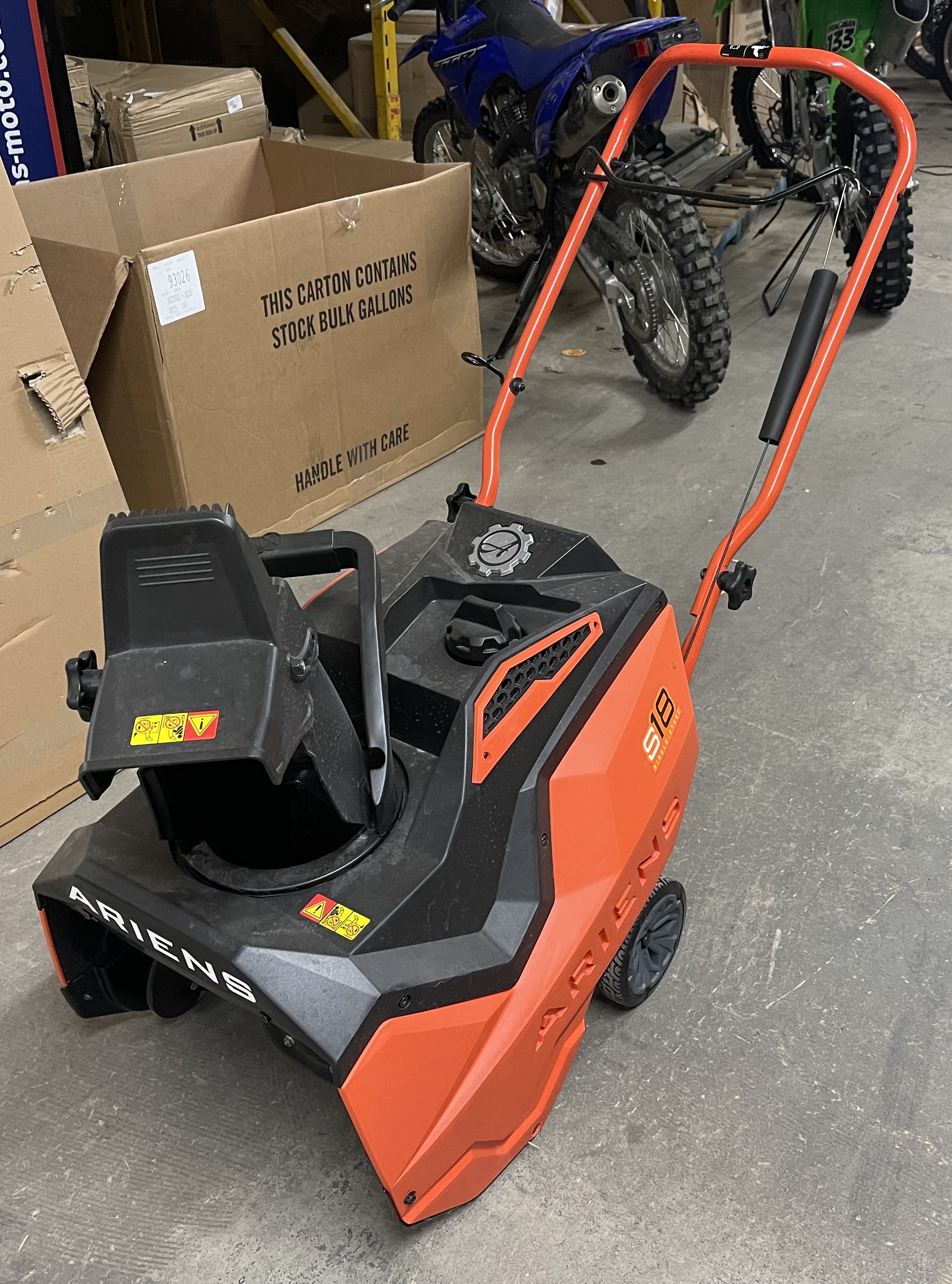 2021 Ariens S18 - Manual Chute 938026 - Photo 3