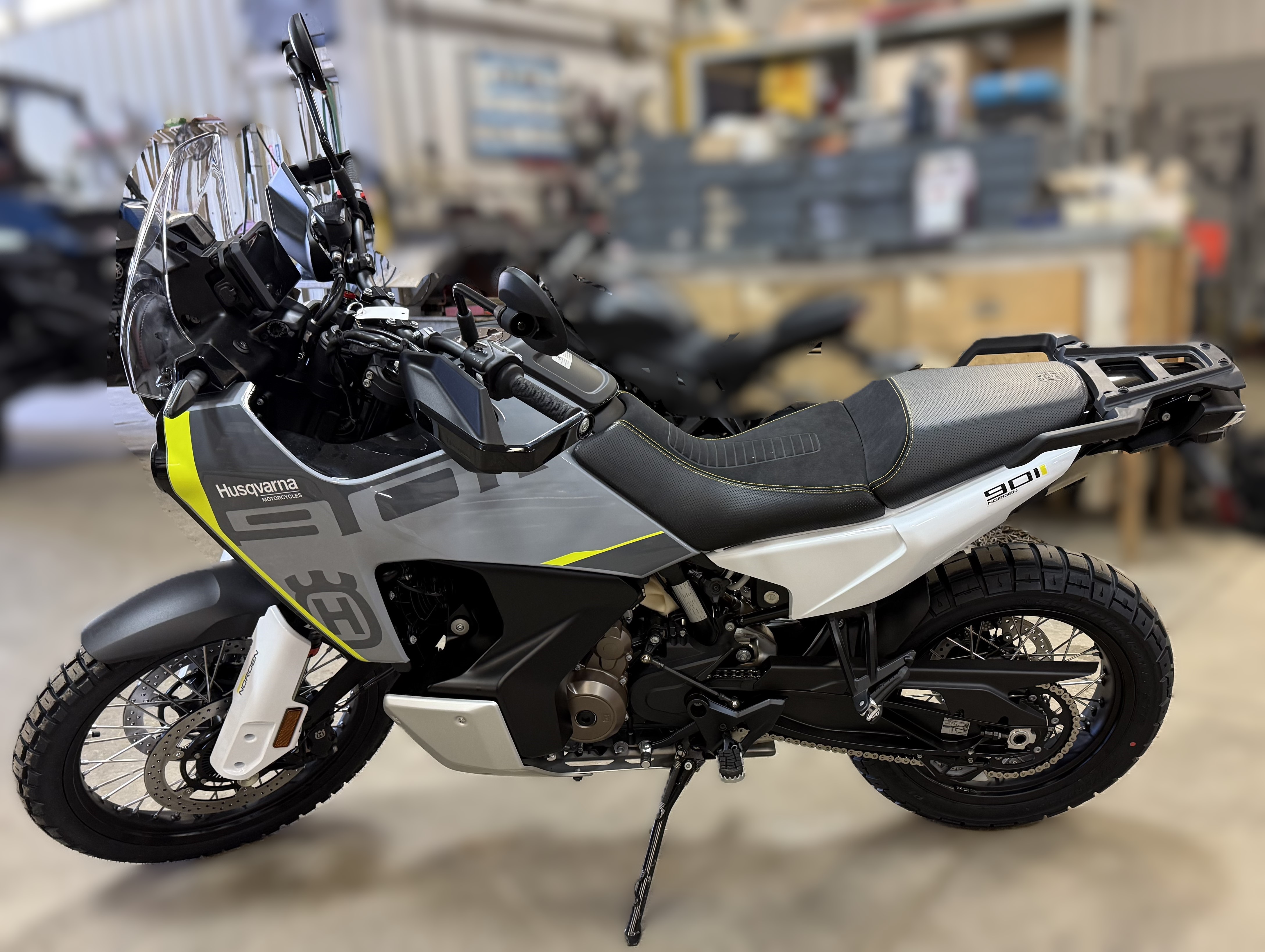 2025 Husqvarna Motorcycles NORDEN 901
