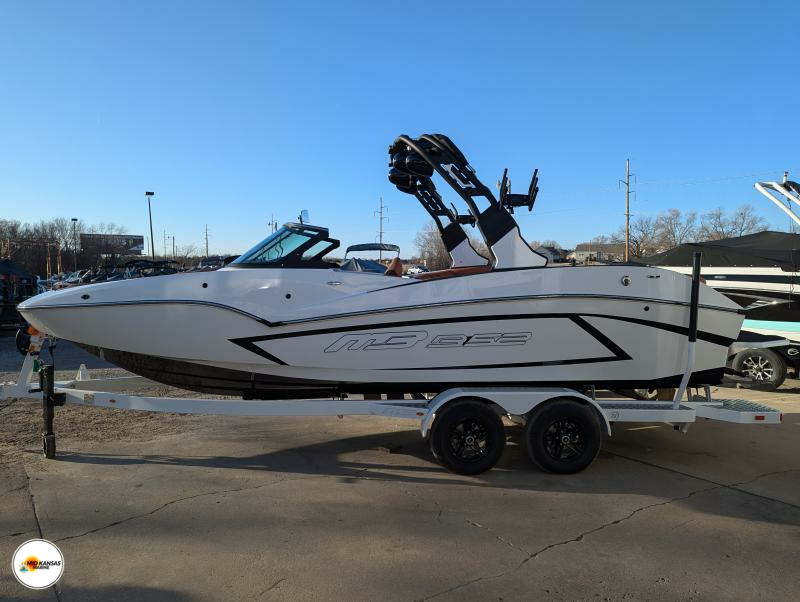2025 MB Sports B52 23 Alpha for Sale | Mid Kansas Marine