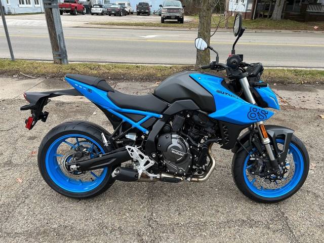 2024 Suzuki GSX-8S - Photo 3