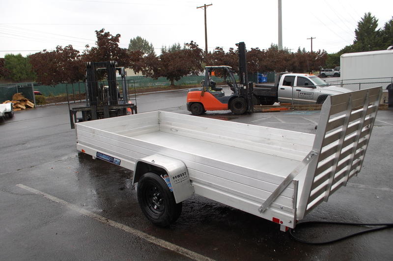 2027 Aluma 6812H