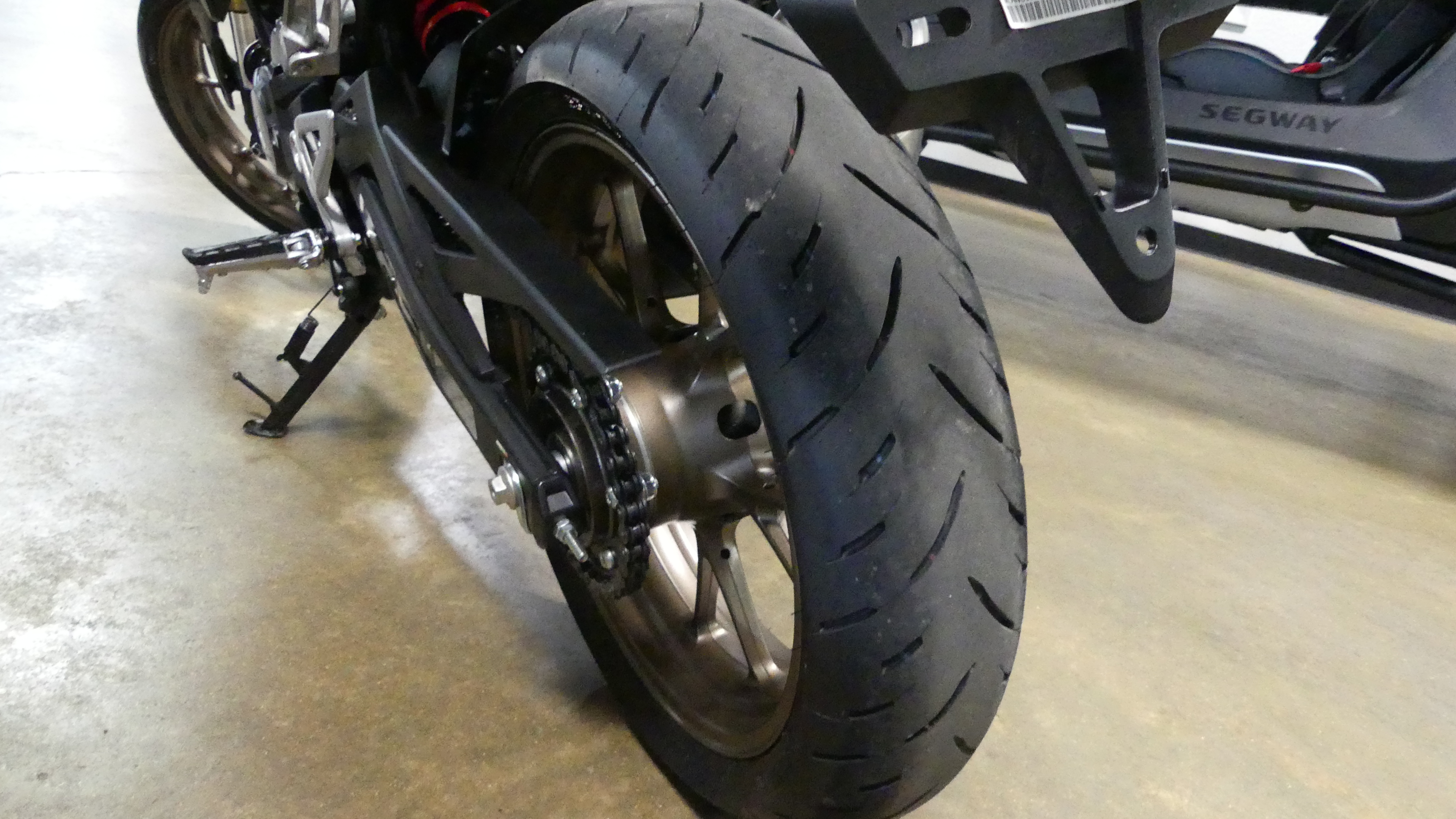 2024 Honda CB300R ABS (CA) - Photo 5