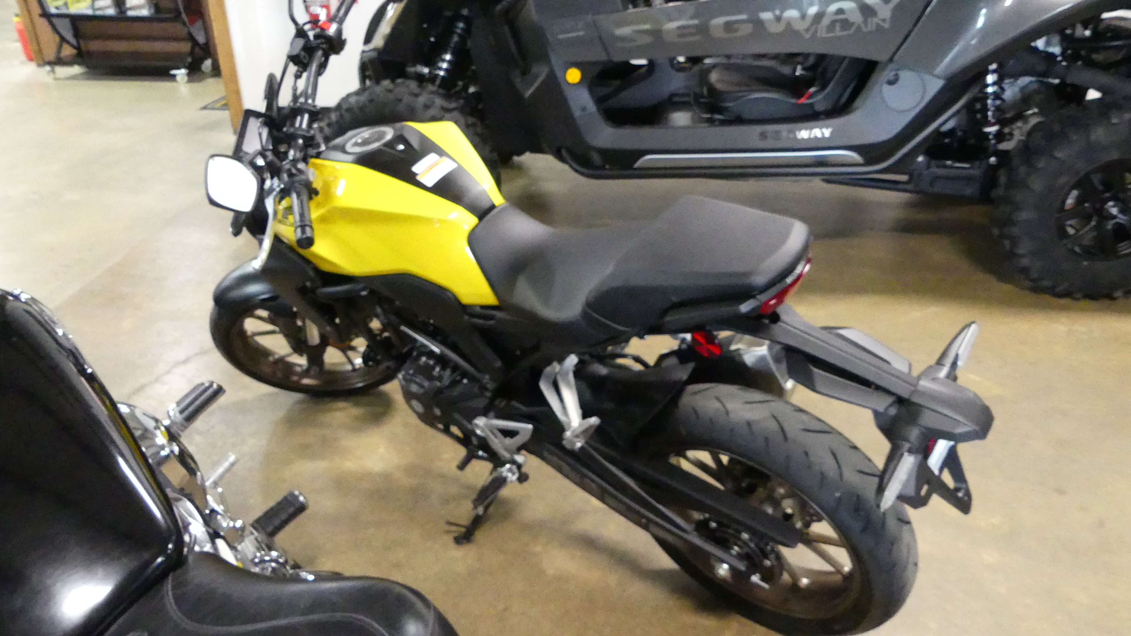 2024 Honda CB300R ABS (CA) - Photo 6