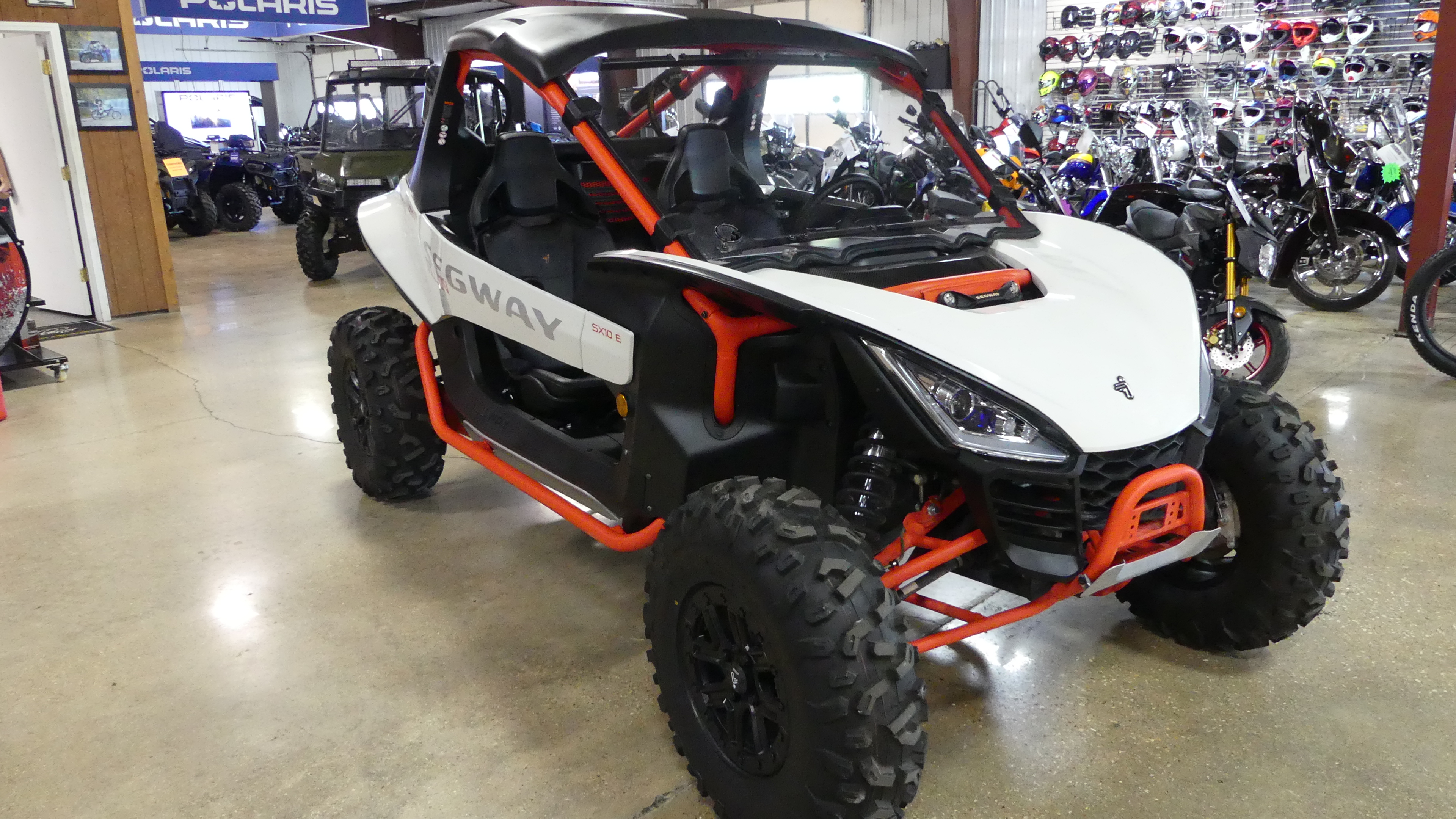 2024 Segway Powersports Villain SX10 S White / Red