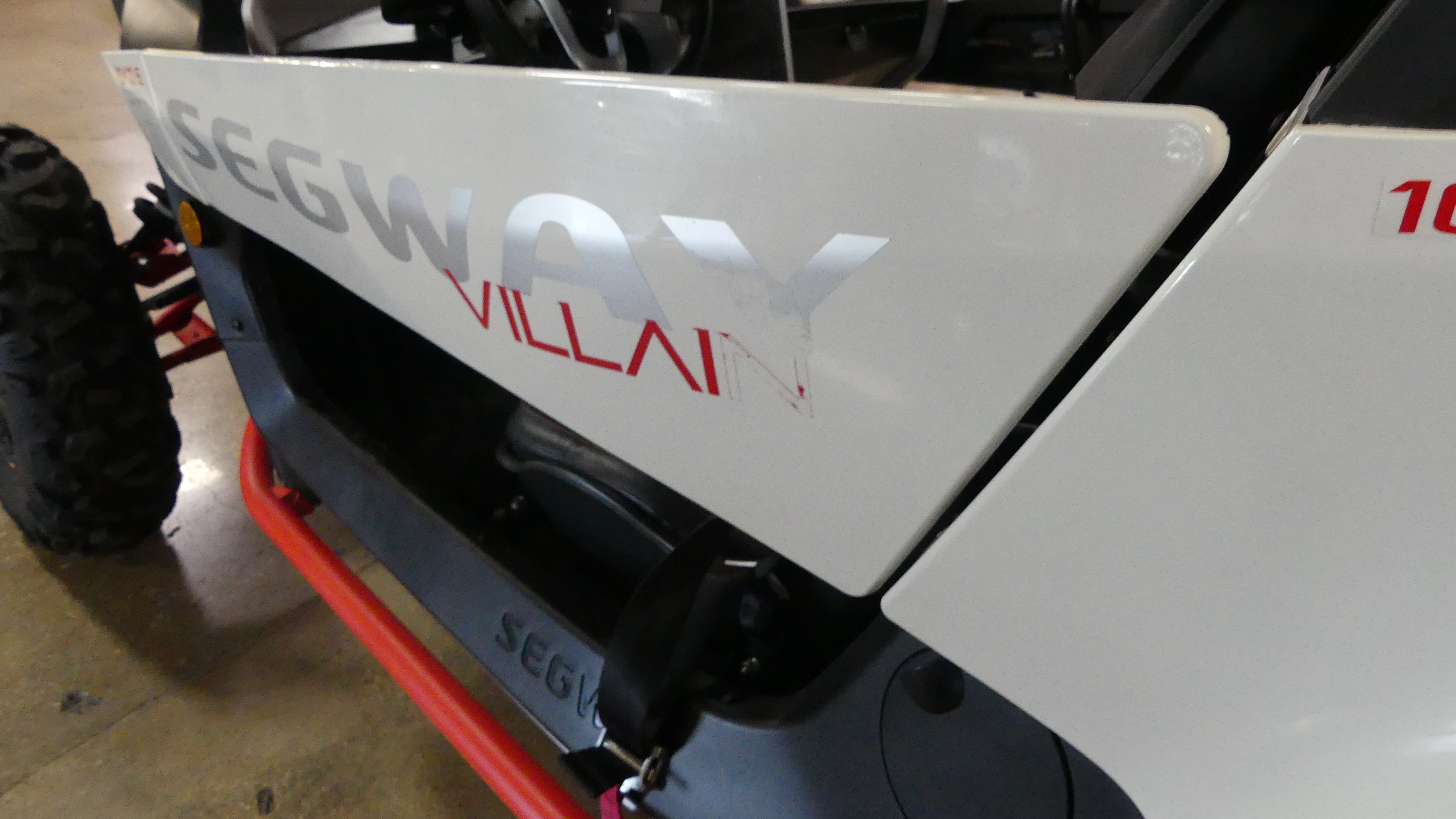 2024 Segway Powersports Villain SX10 S White / Red - Photo 7