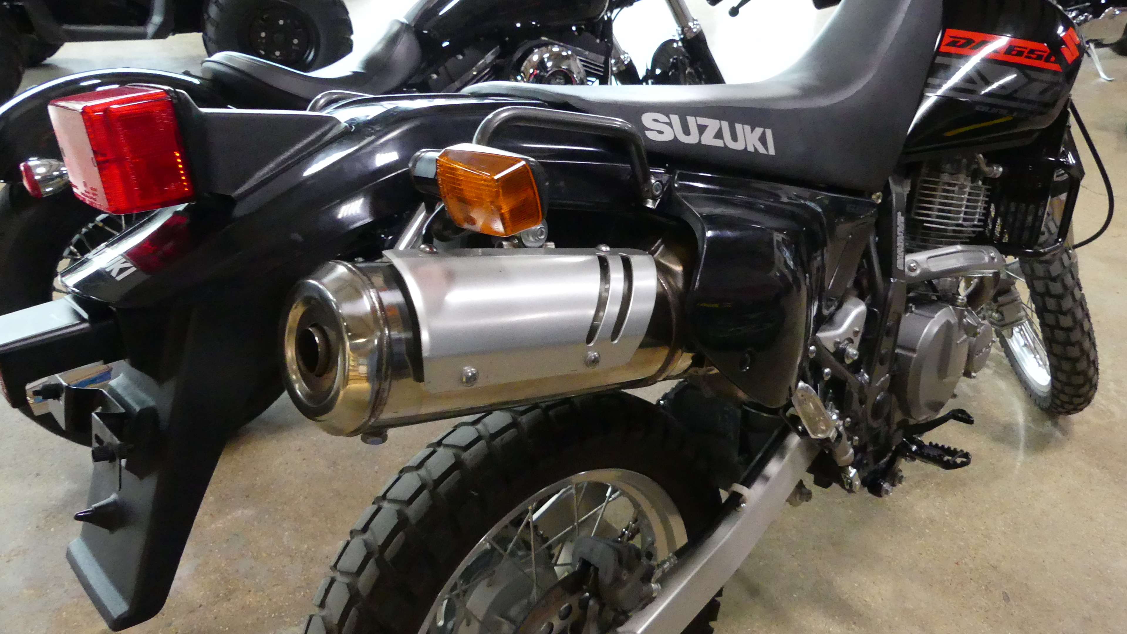 2019 Suzuki DR650S - Photo 5