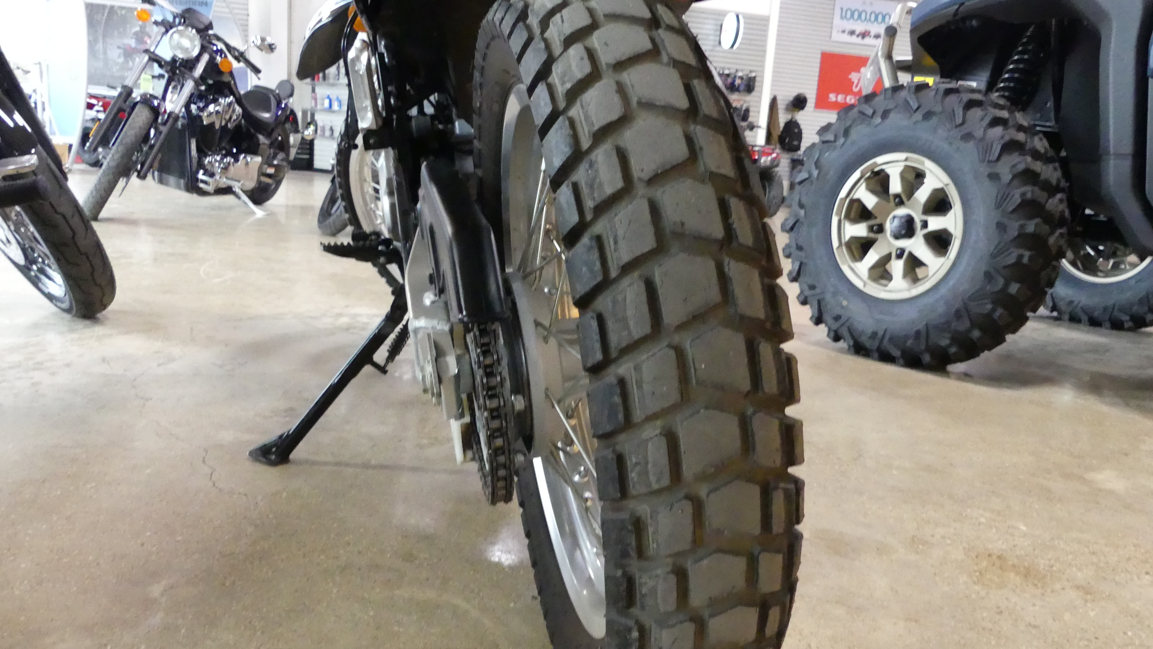 2019 Suzuki DR650S - Photo 6