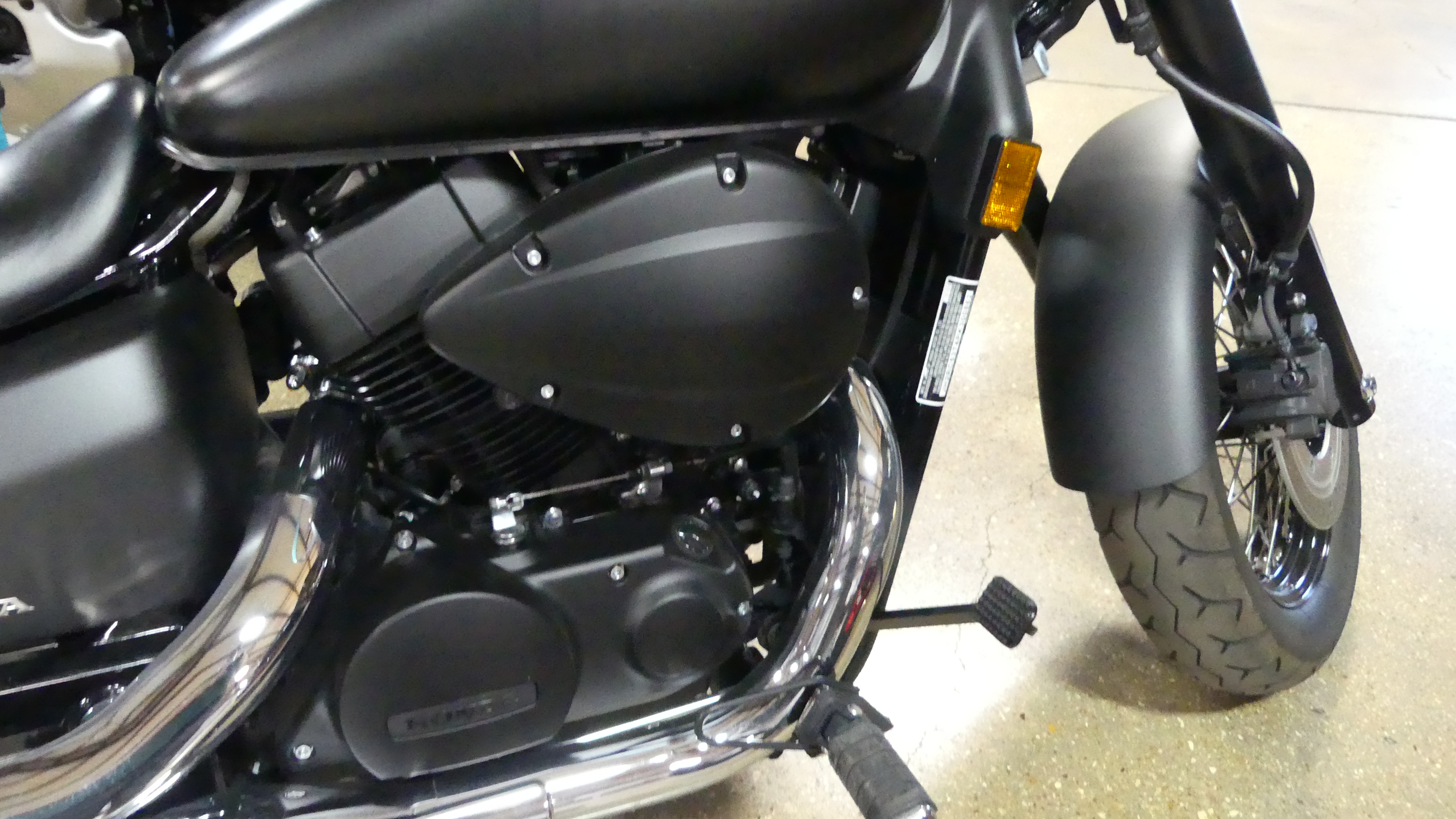 2023 Honda Shadow Phantom - Photo 3