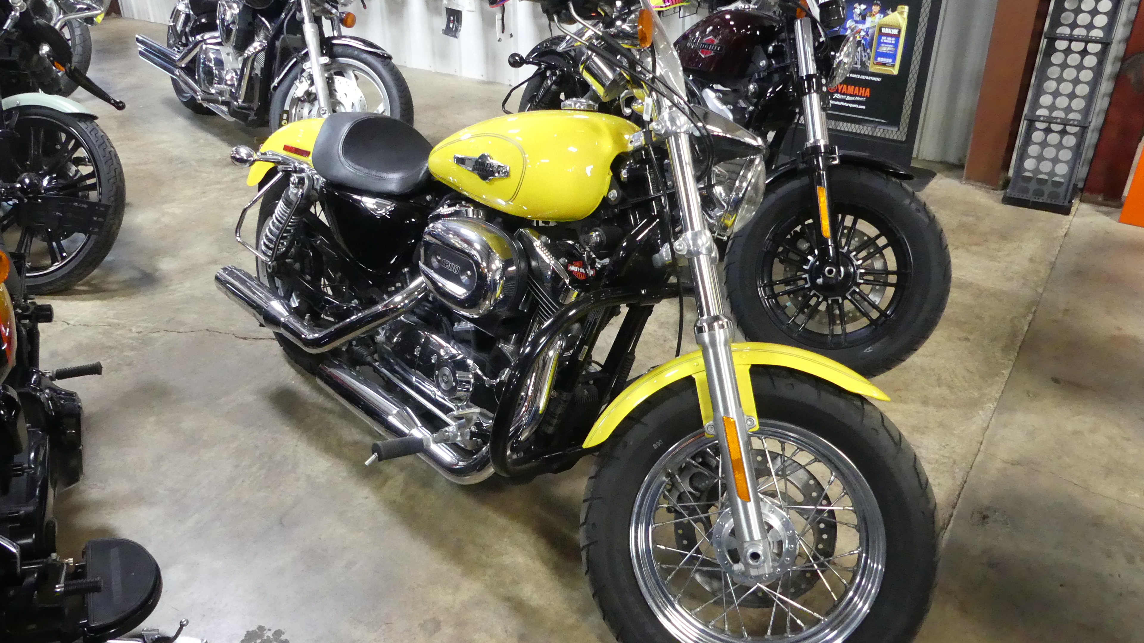 2017 Harley-Davidson® 1200 Custom