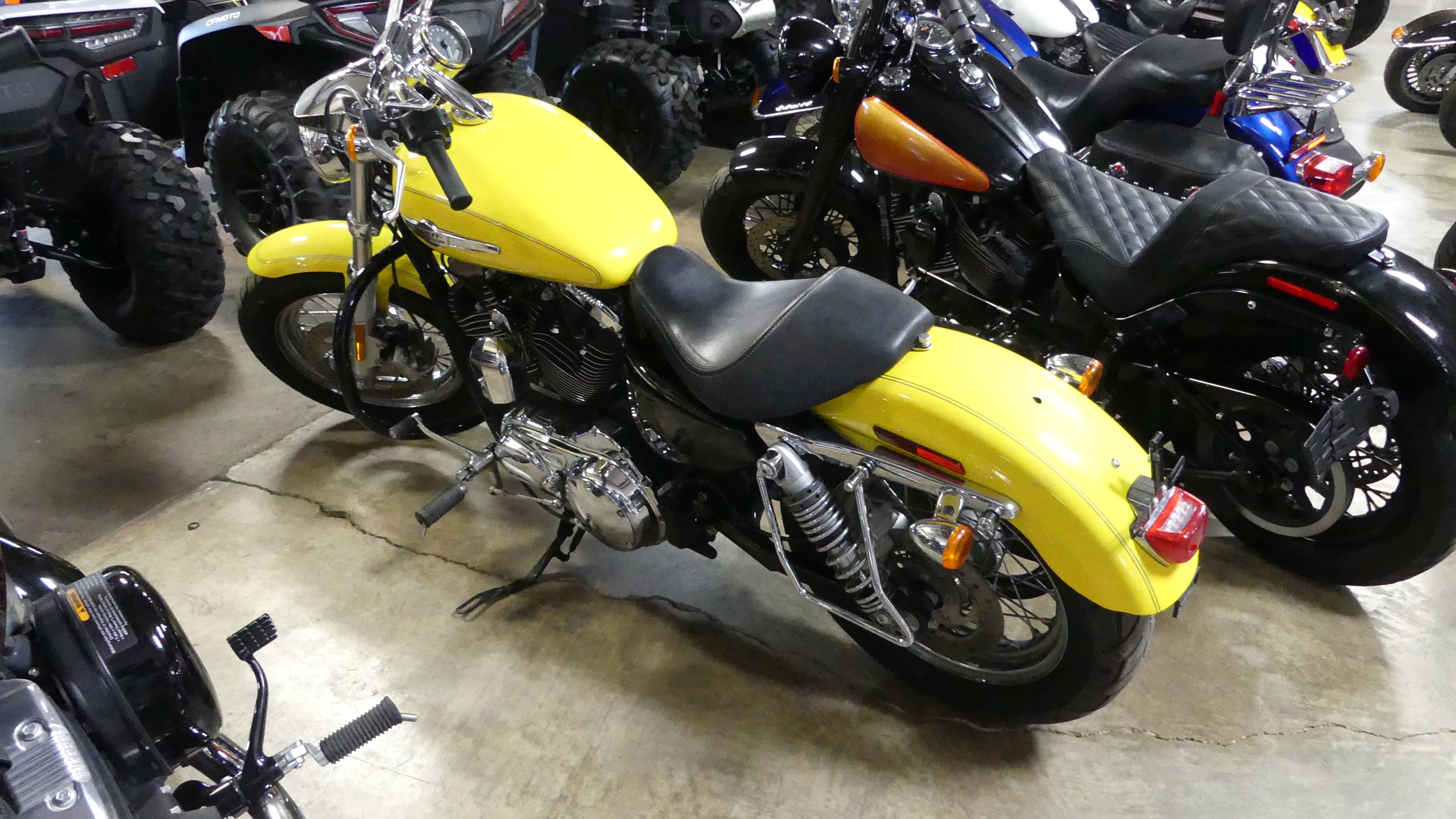 2017 Harley-Davidson® 1200 Custom - Photo 6