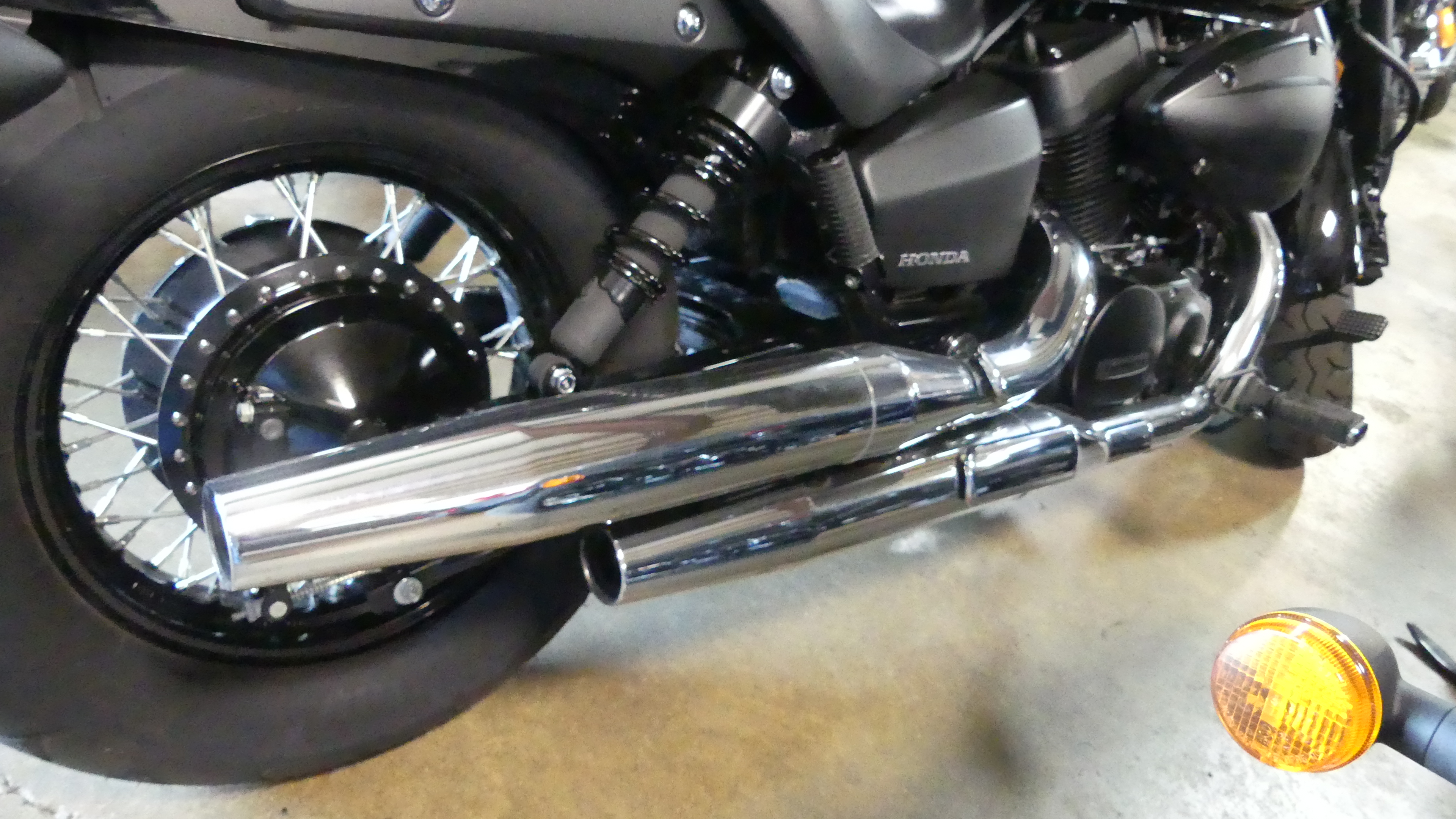 2019 Honda Shadow Phantom - Photo 3