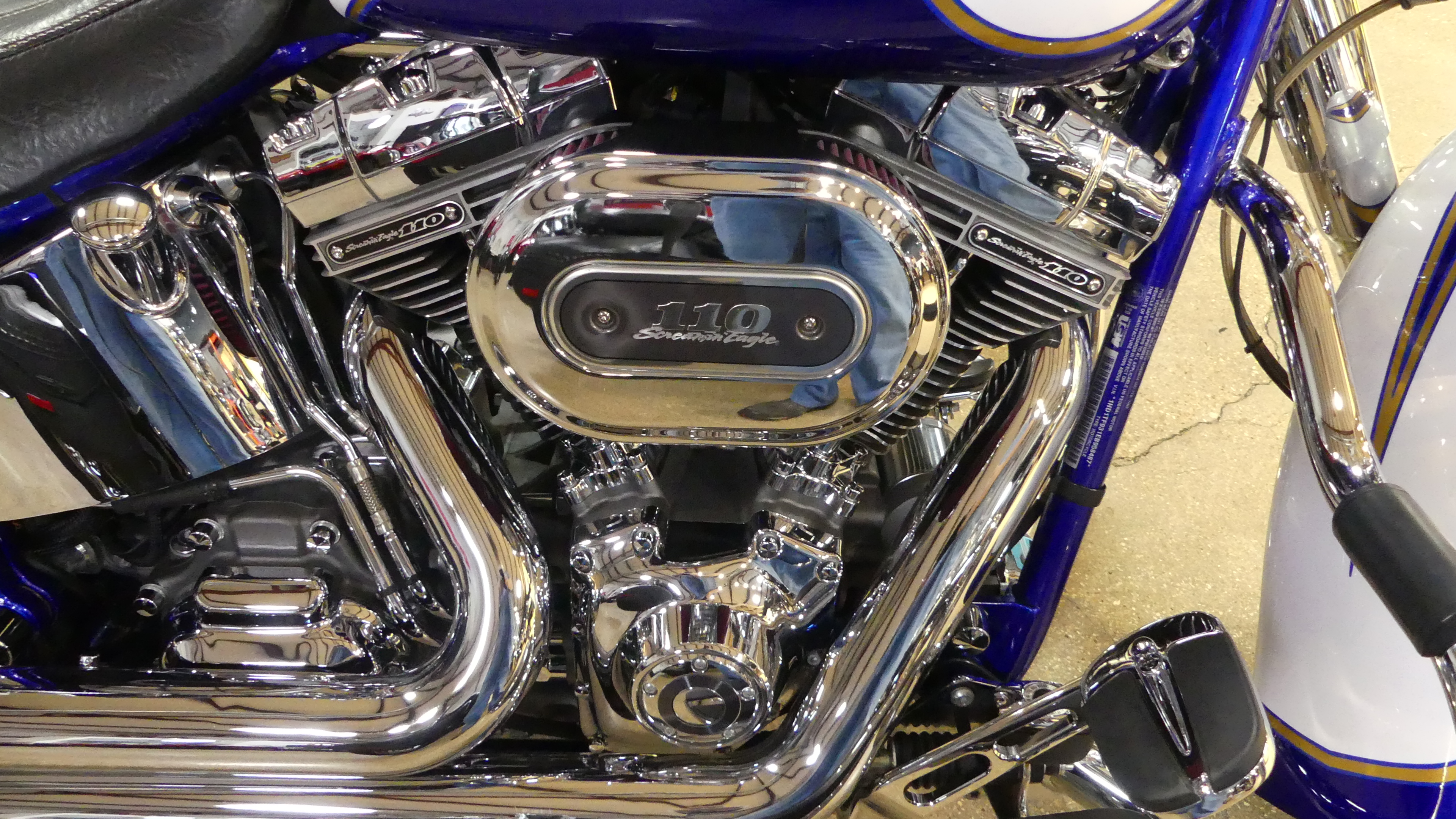 2014 Harley-Davidson® CVO™ Softail® Deluxe - Photo 3