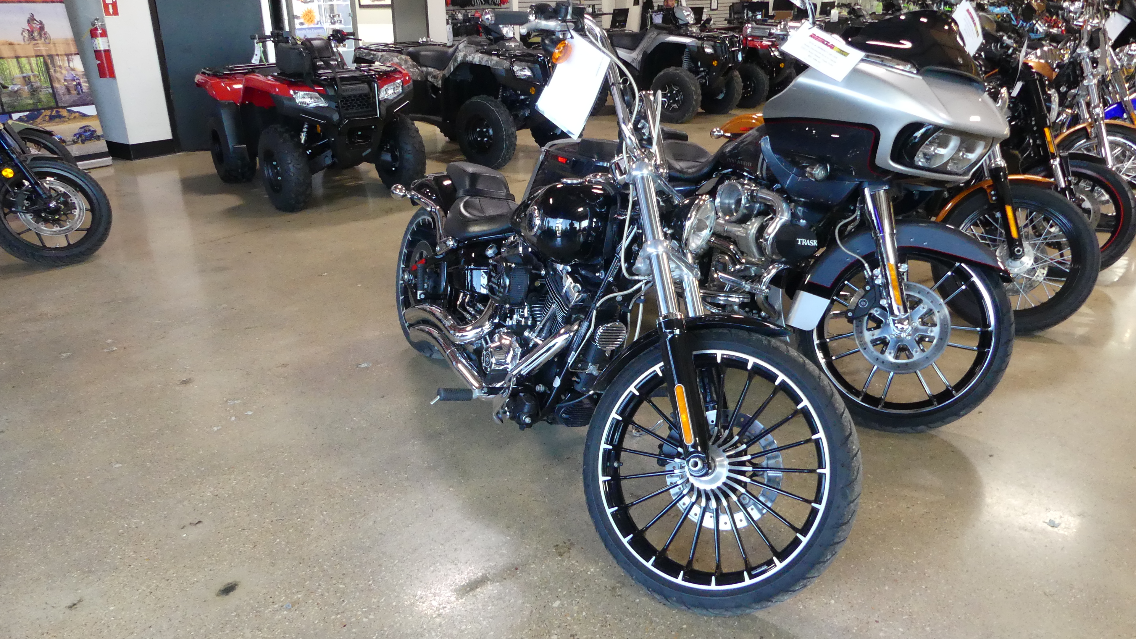 2017 Harley-Davidson® Breakout®