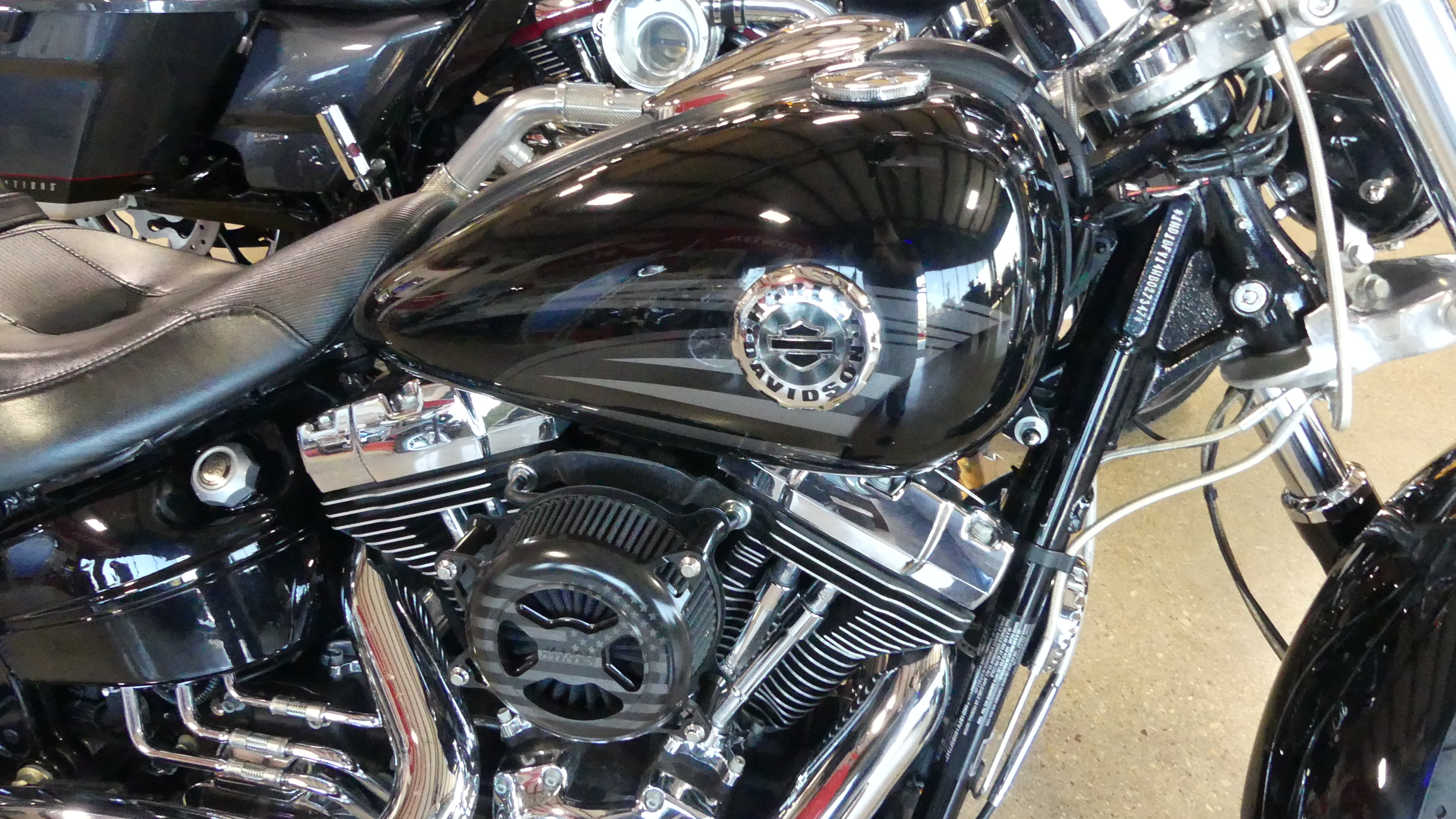 2017 Harley-Davidson® Breakout® - Photo 2