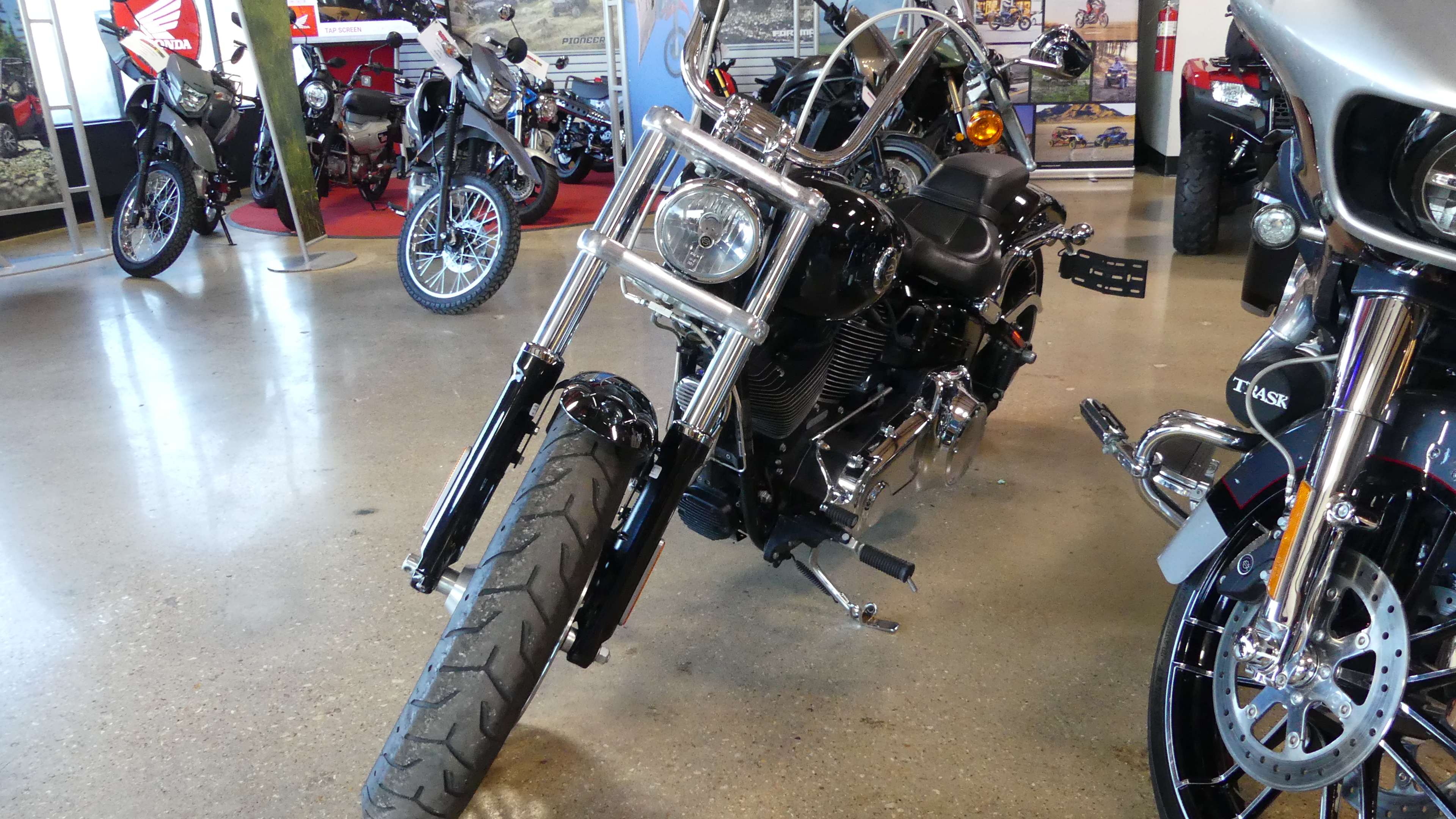 2017 Harley-Davidson® Breakout® - Photo 9