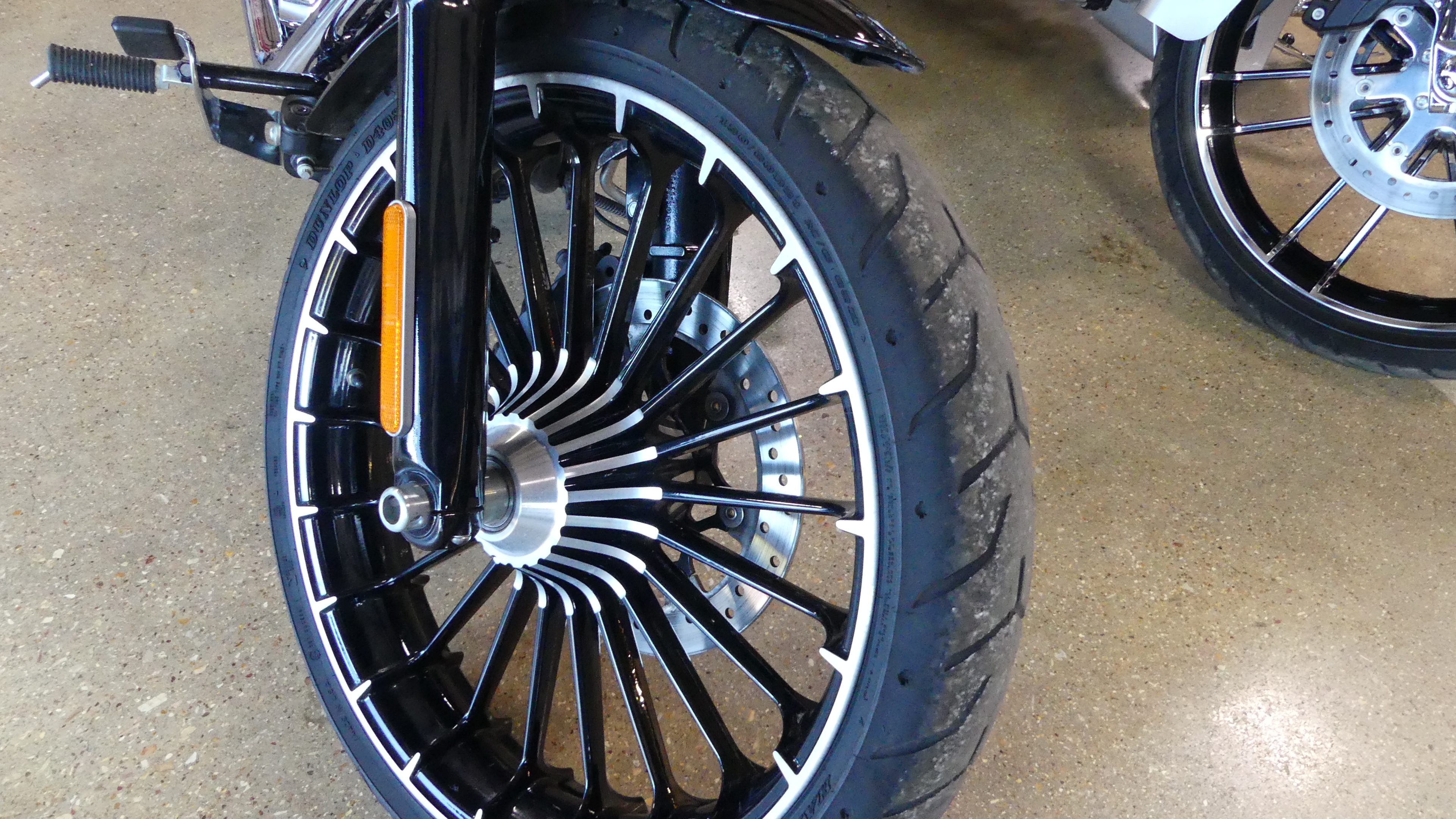 2017 Harley-Davidson® Breakout® - Photo 10