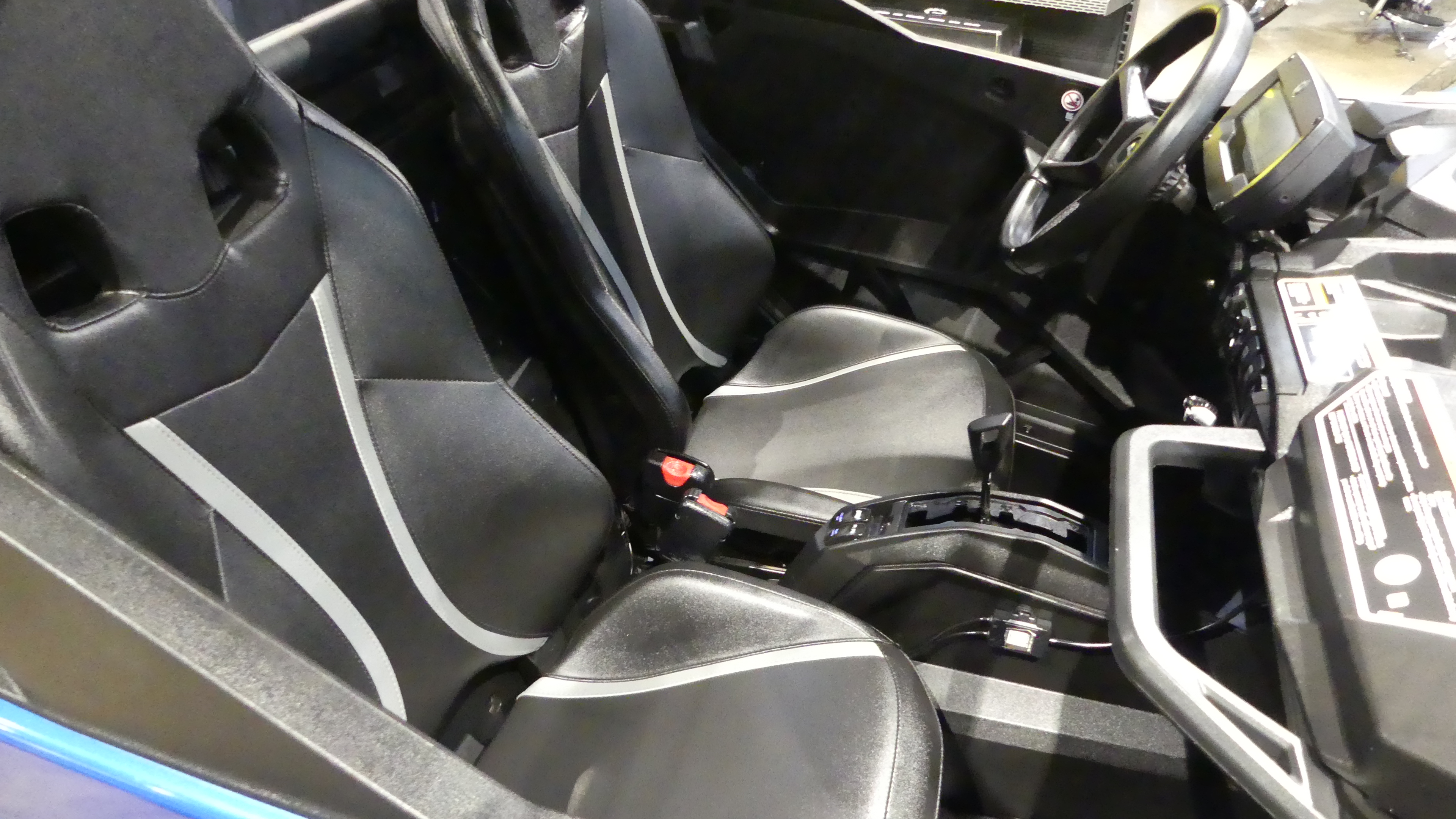 2023 Can-Am Commander XT 1000R - Photo 4