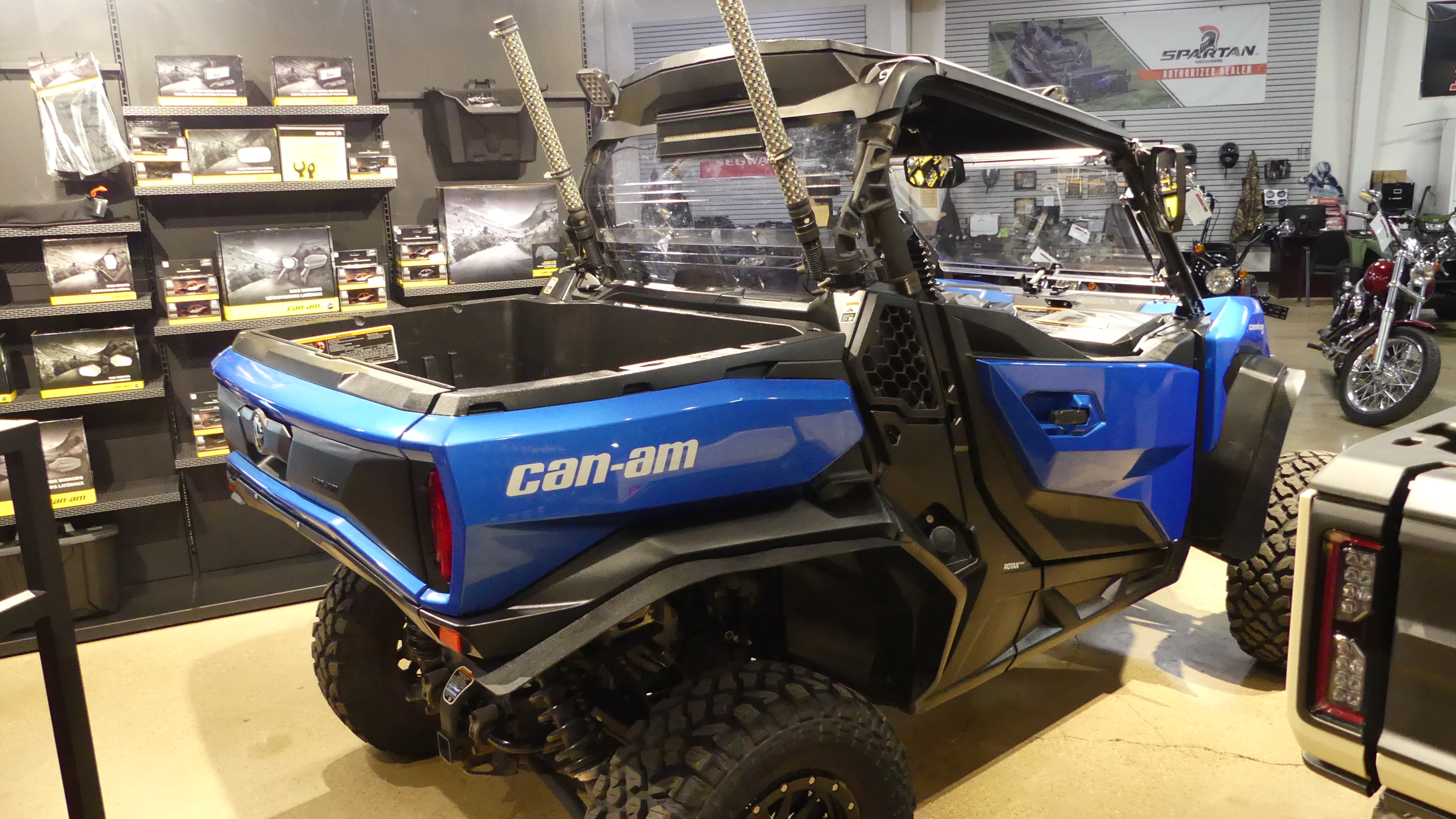 2023 Can-Am Commander XT 1000R - Photo 5