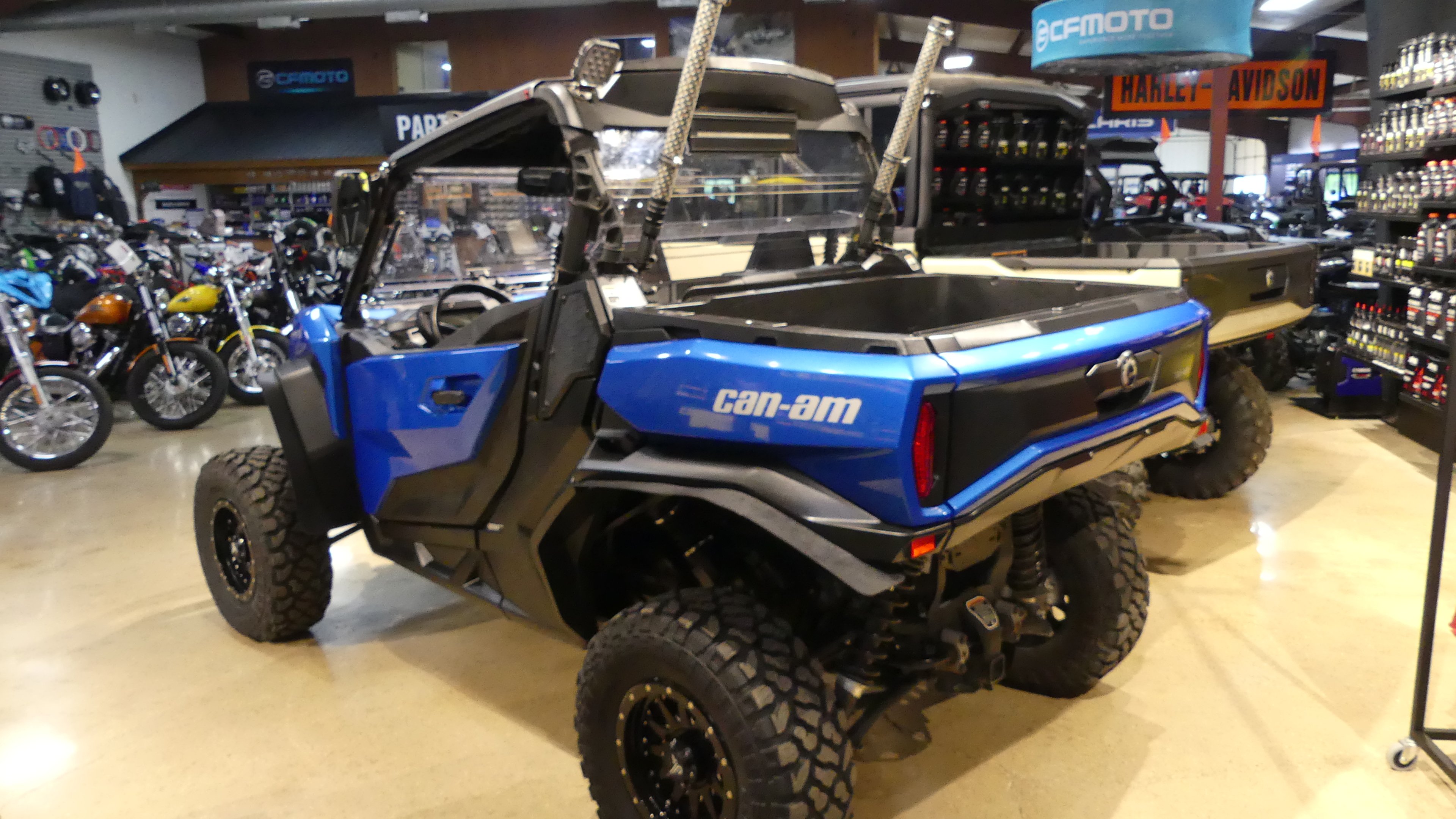 2023 Can-Am Commander XT 1000R - Photo 6