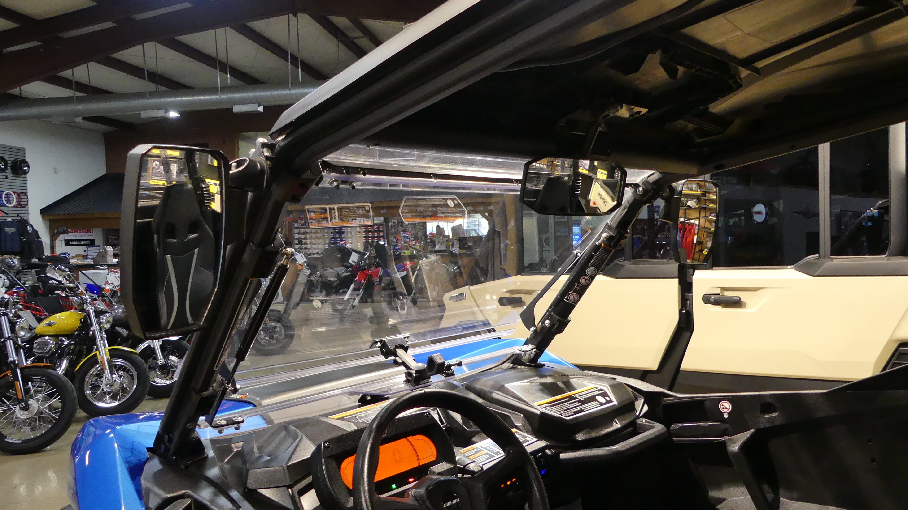 2023 Can-Am Commander XT 1000R - Photo 9