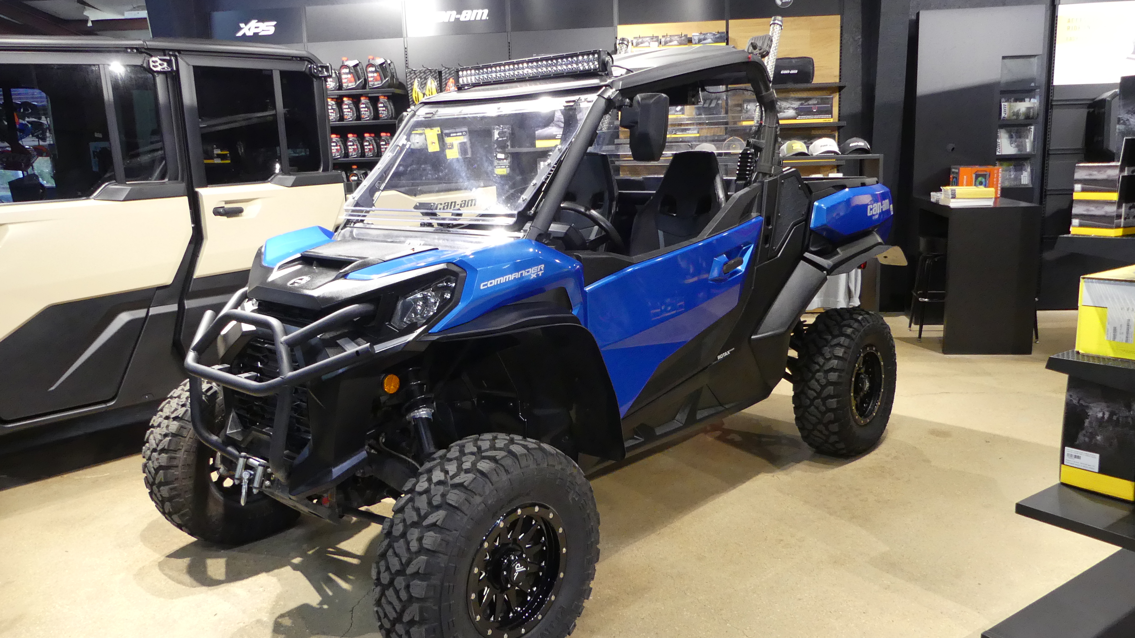 2023 Can-Am Commander XT 1000R - Photo 10