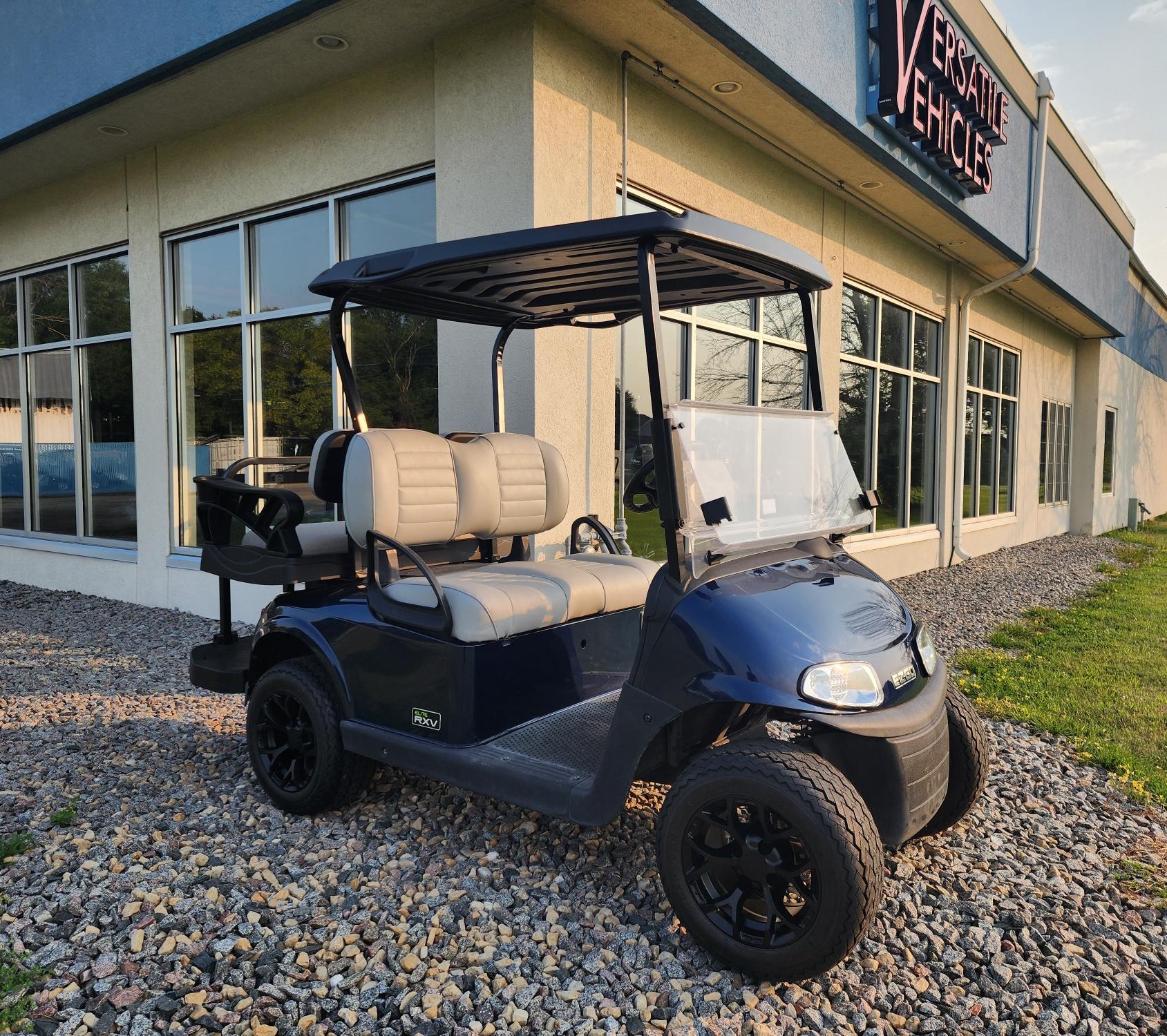 2020 EZGO RXV