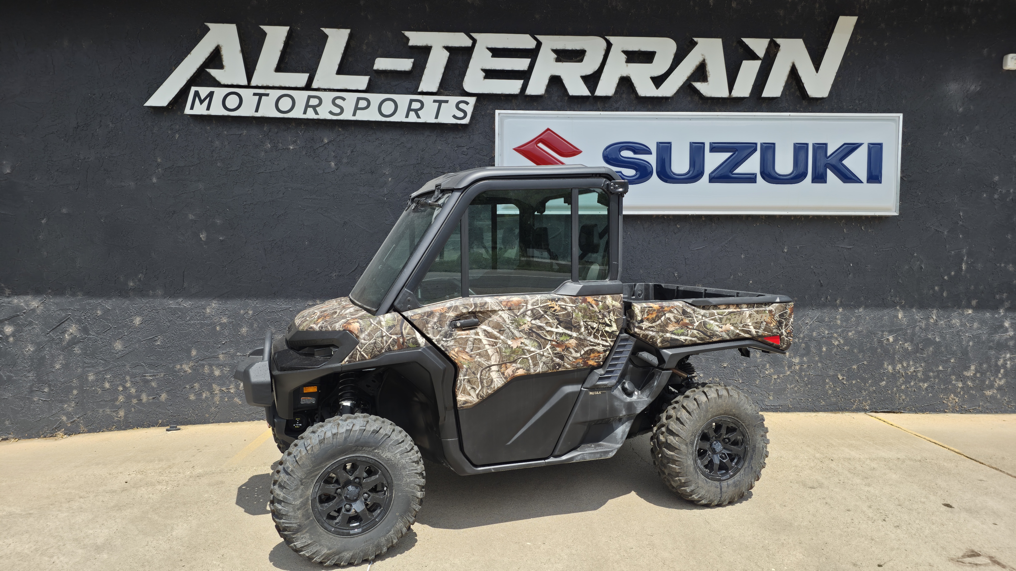 New 2026 Can-Am DEFENDER XT CAB HD11- DEMO