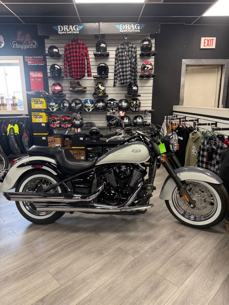 2024 Kawasaki Vulcan 900 Classic