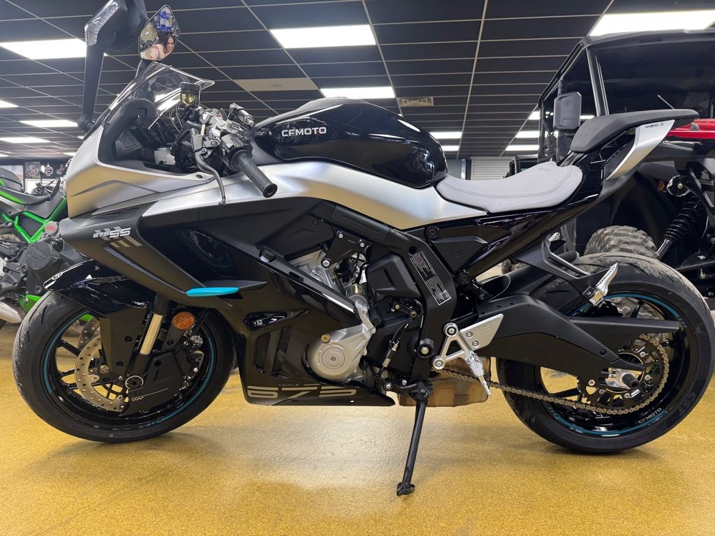 2025 CFMOTO 675SS