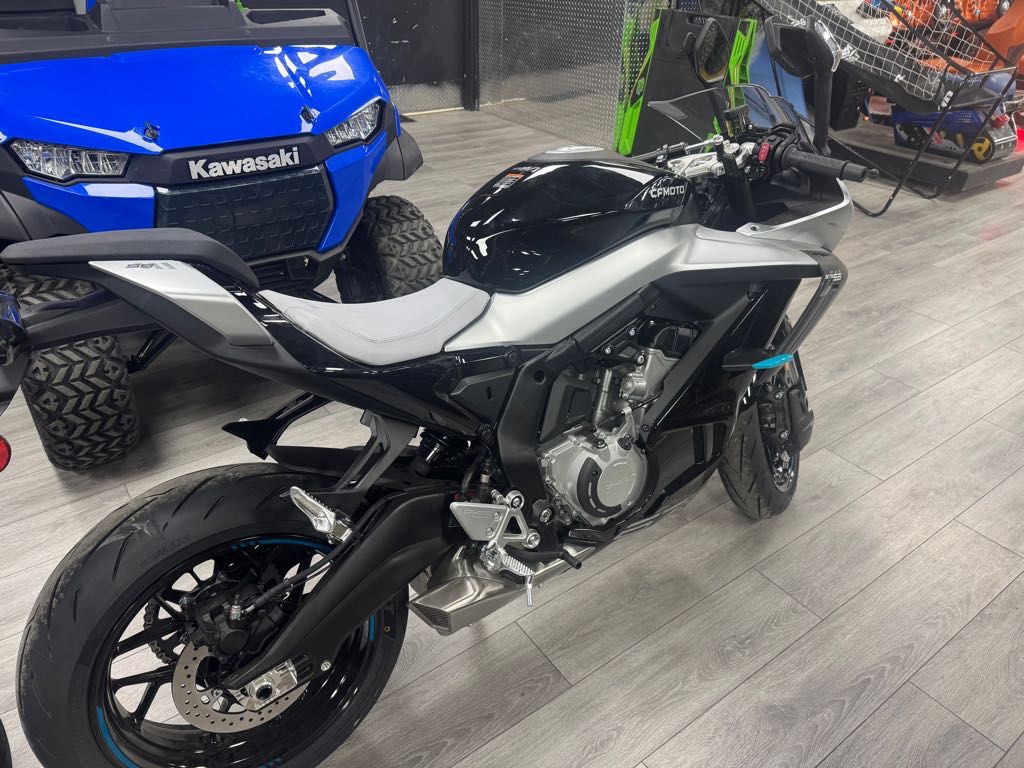 2025 CFMOTO 675SS