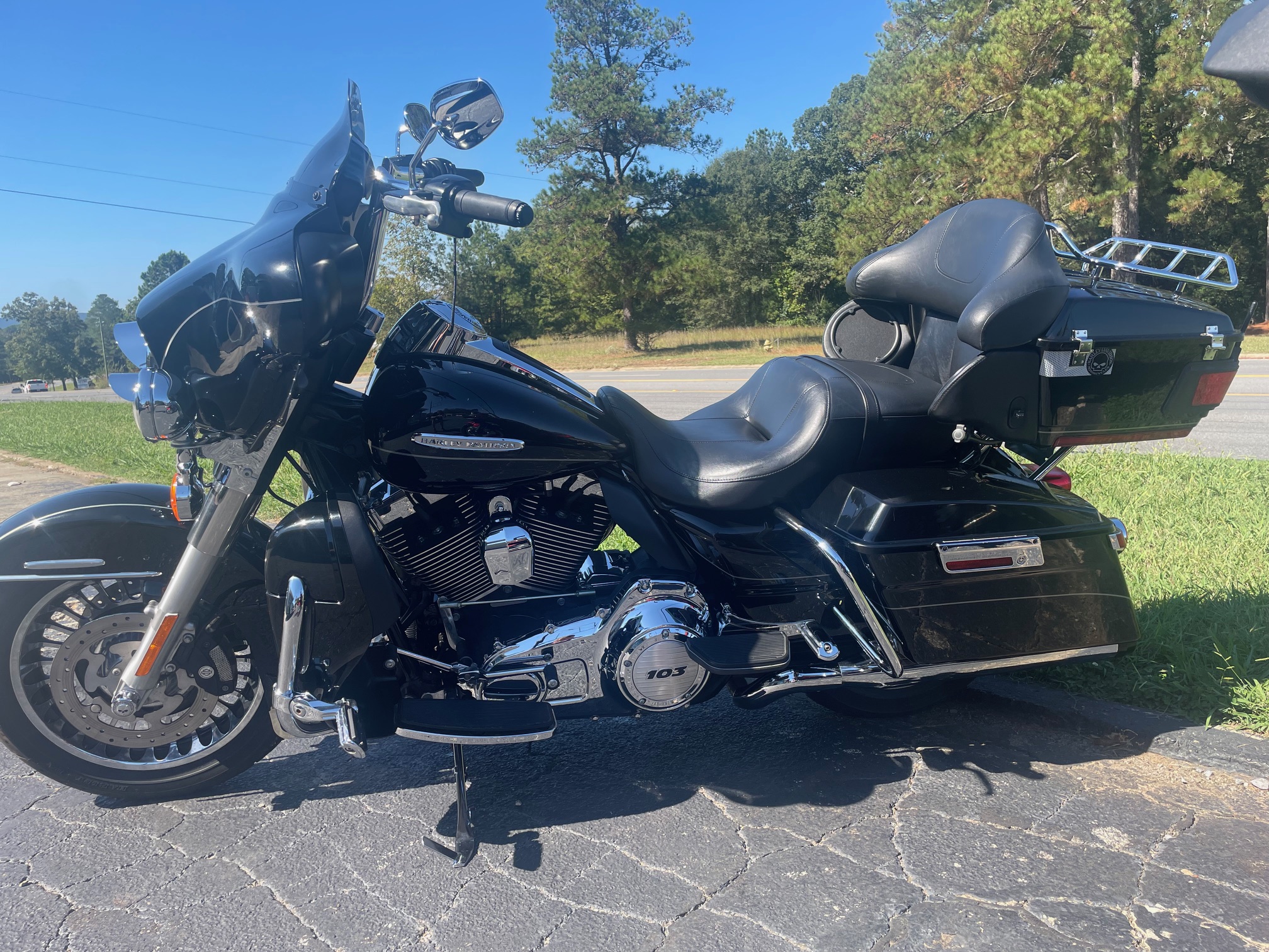 2011 Harley-Davidson® Electra Glide® Ultra Limited - Photo 3