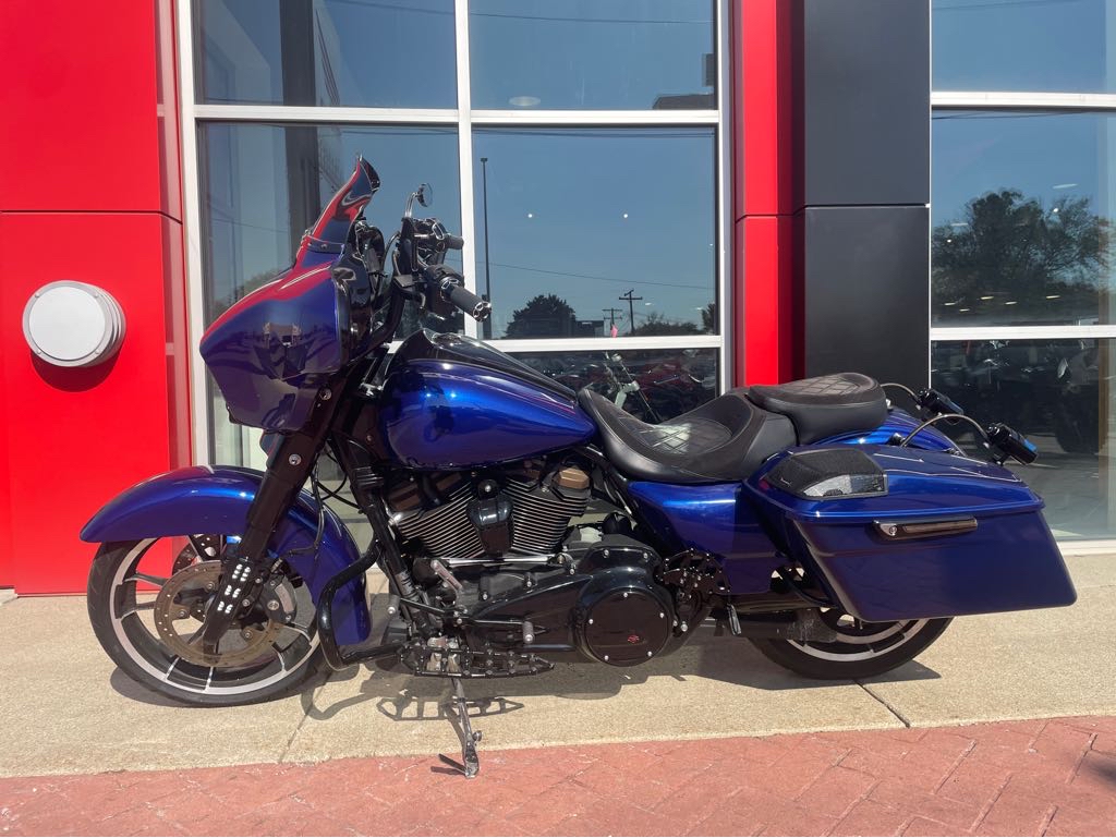 2013 Harley-Davidson Street Glide Base for Sale