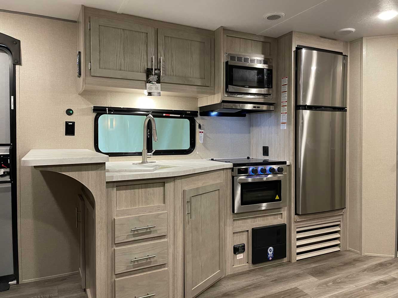 2022 Coachmen Catalina Travel Trailers CAT243RBSLE - Photo 9