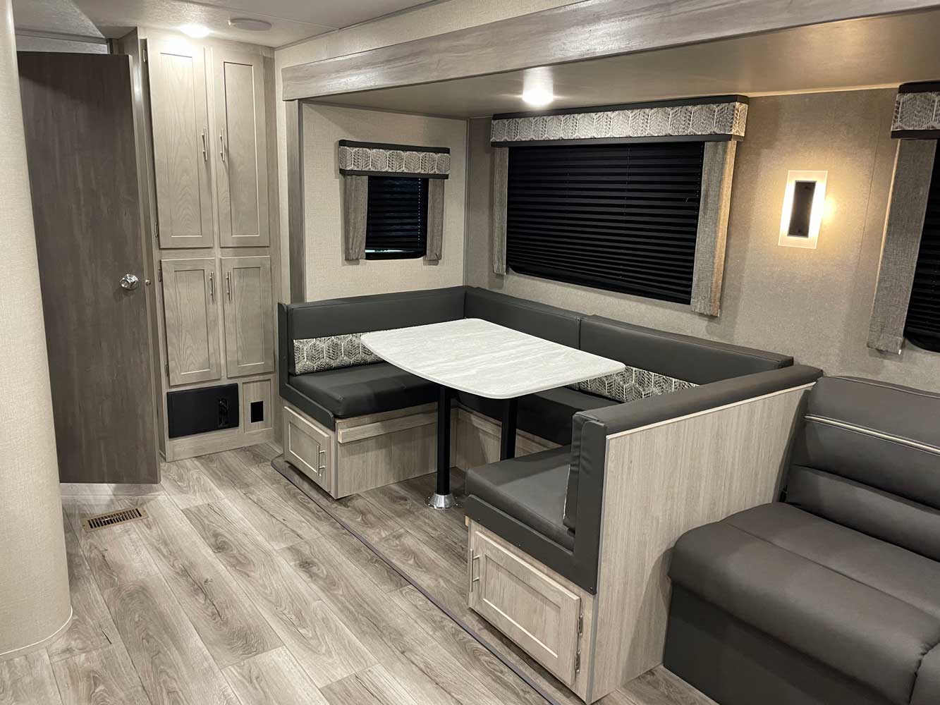 2022 Coachmen Catalina Travel Trailers 323 BHDS CK - Photo 13