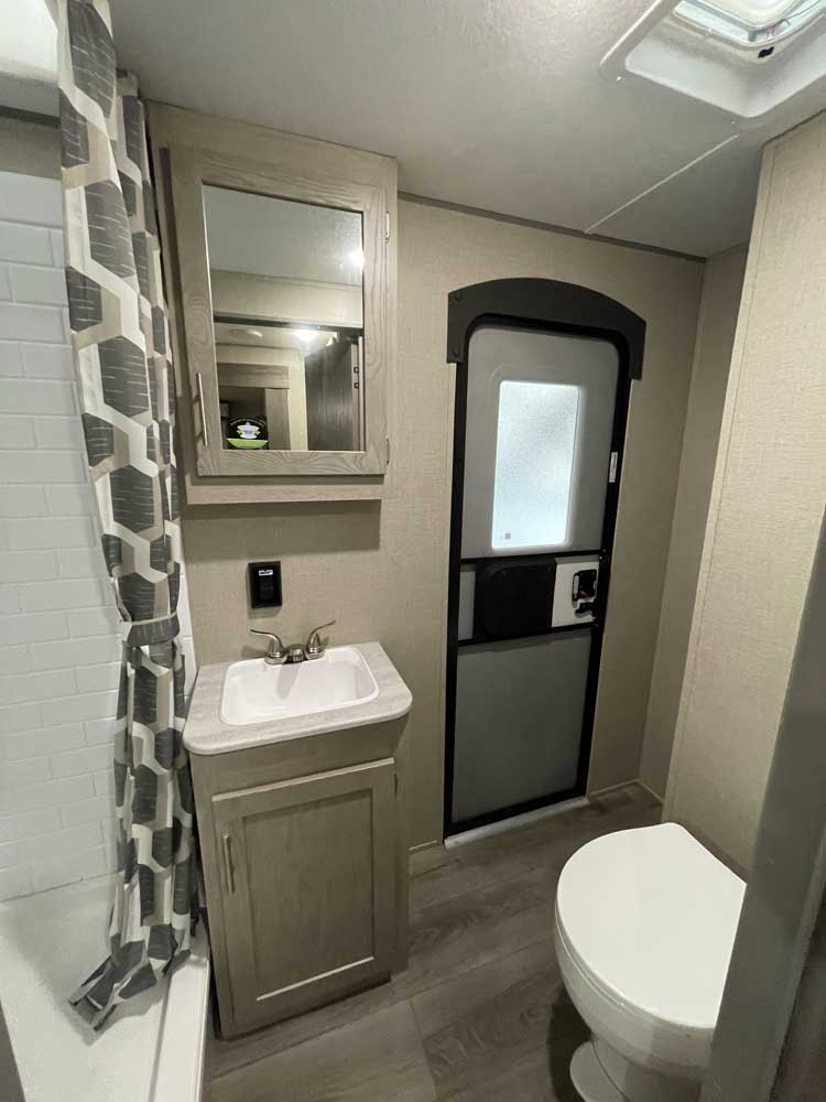 2022 Coachmen Catalina Travel Trailers 323 BHDS CK - Photo 16
