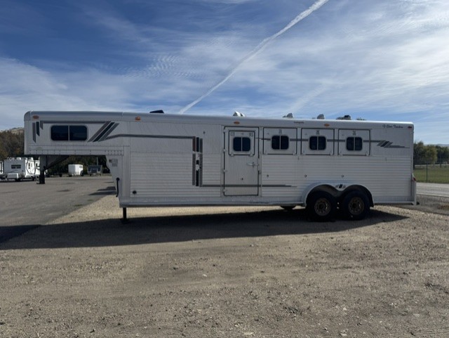 1997 Horse Livestock Trailer photo 2