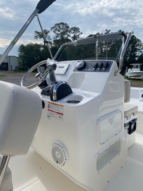 2025 Boston Whaler Montauk® 150 - Photo 5