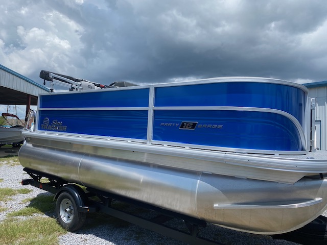 2026 Sun Tracker PARTY BARGE 16