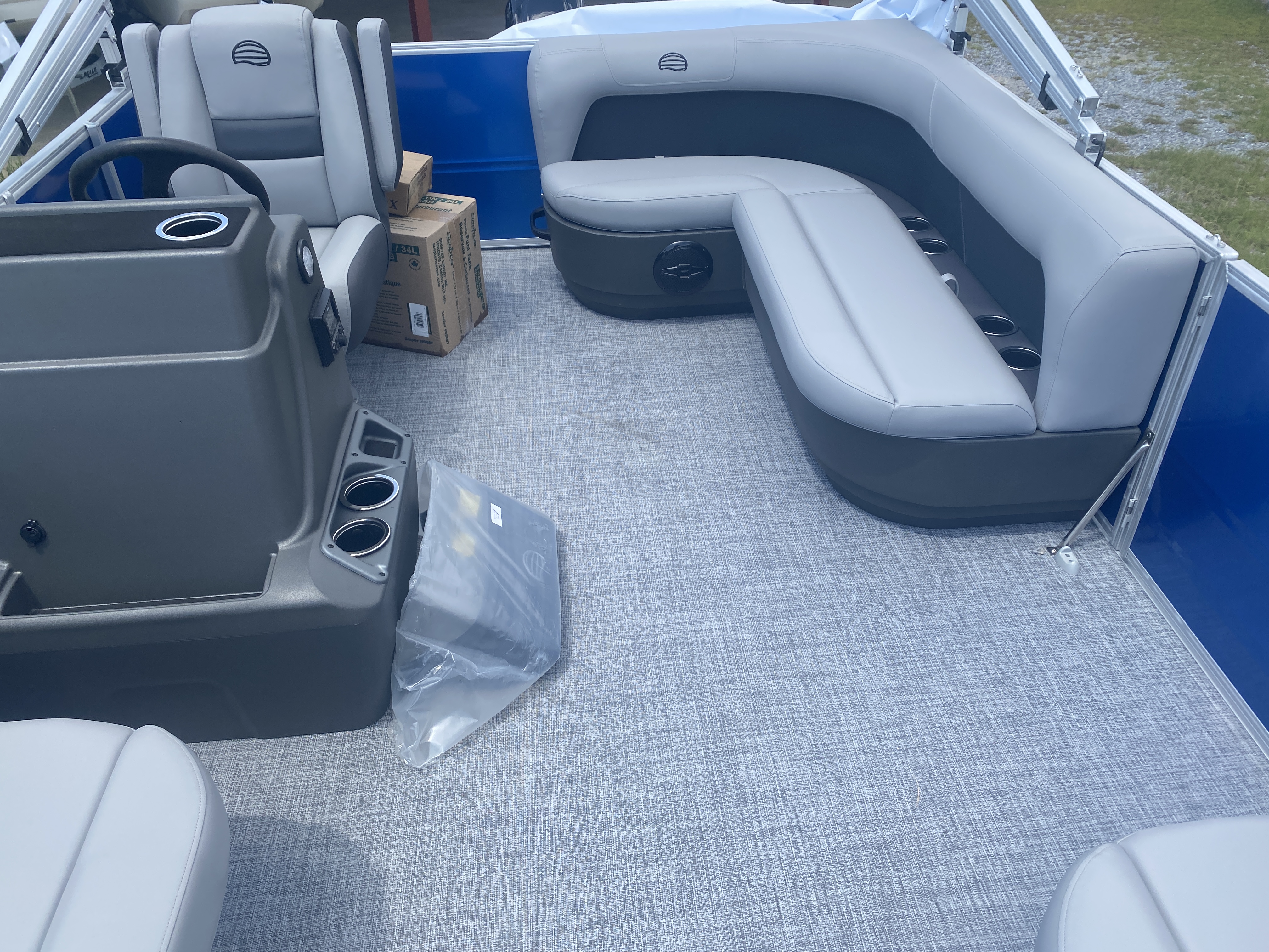 2026 Sun Tracker PARTY BARGE 16 - Photo 4