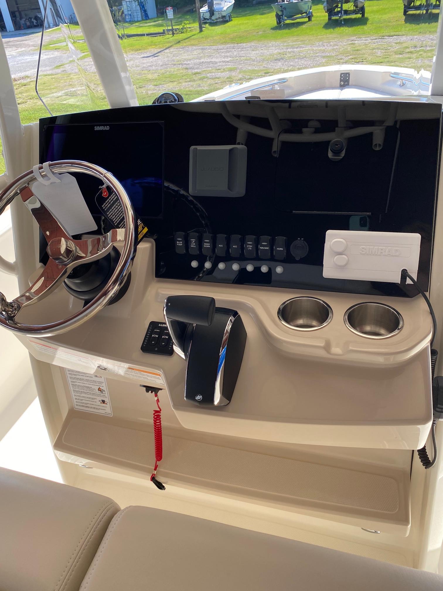 2026 Boston Whaler 220 DAUNTLESS - Photo 5