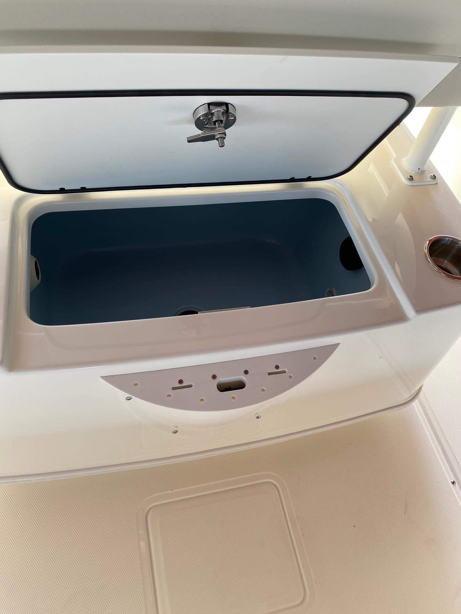2026 Boston Whaler 220 DAUNTLESS - Photo 10