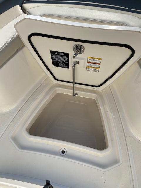 2021 Boston Whaler 230 Outrage - Photo 8